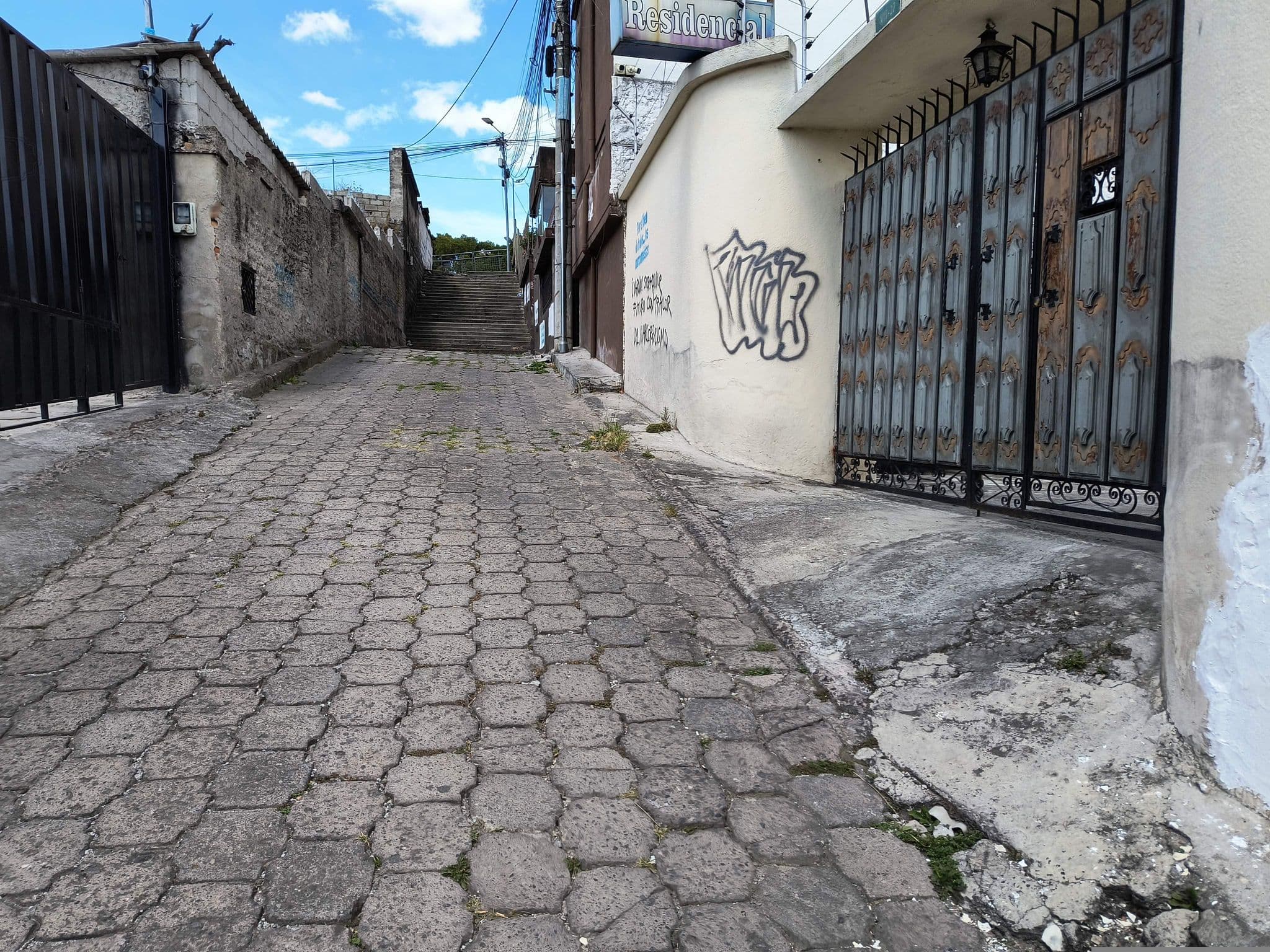 Street view near Luz Mar, Quito