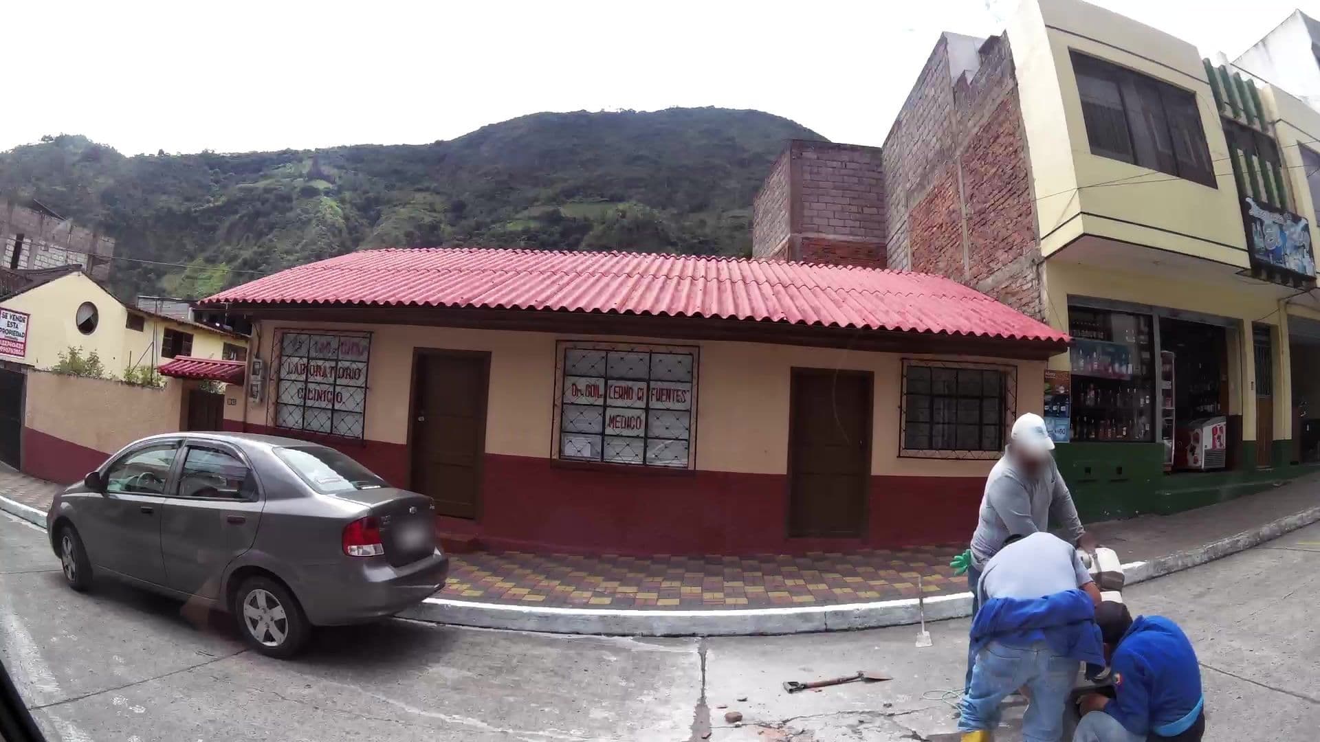 Street view near Hostal La Casa Amarilla City, Baños