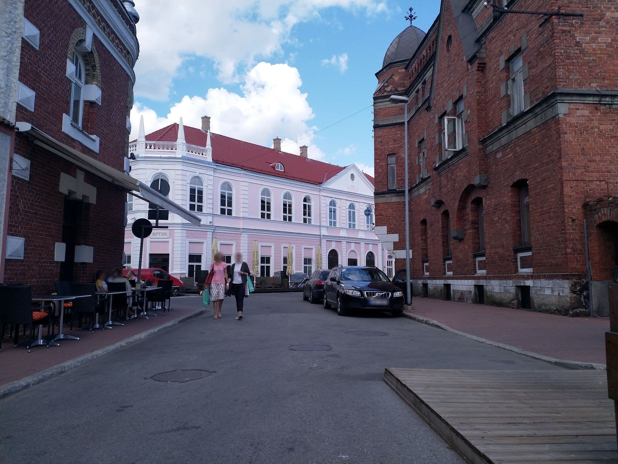 Street view near Hommiku hostel, Pärnu — © runcio (CC BY-SA · Mapillary)