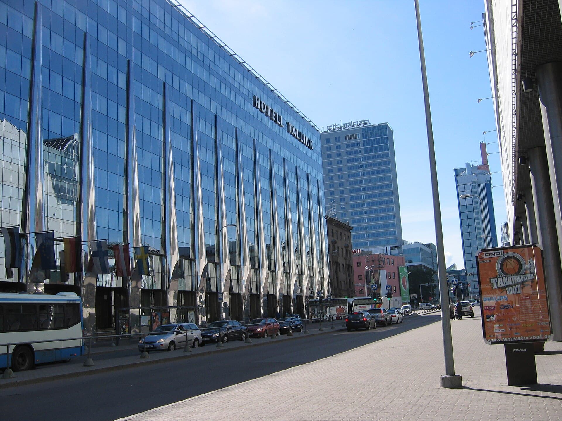 Tallink City Hotel (via Wikimedia Commons, FAL)