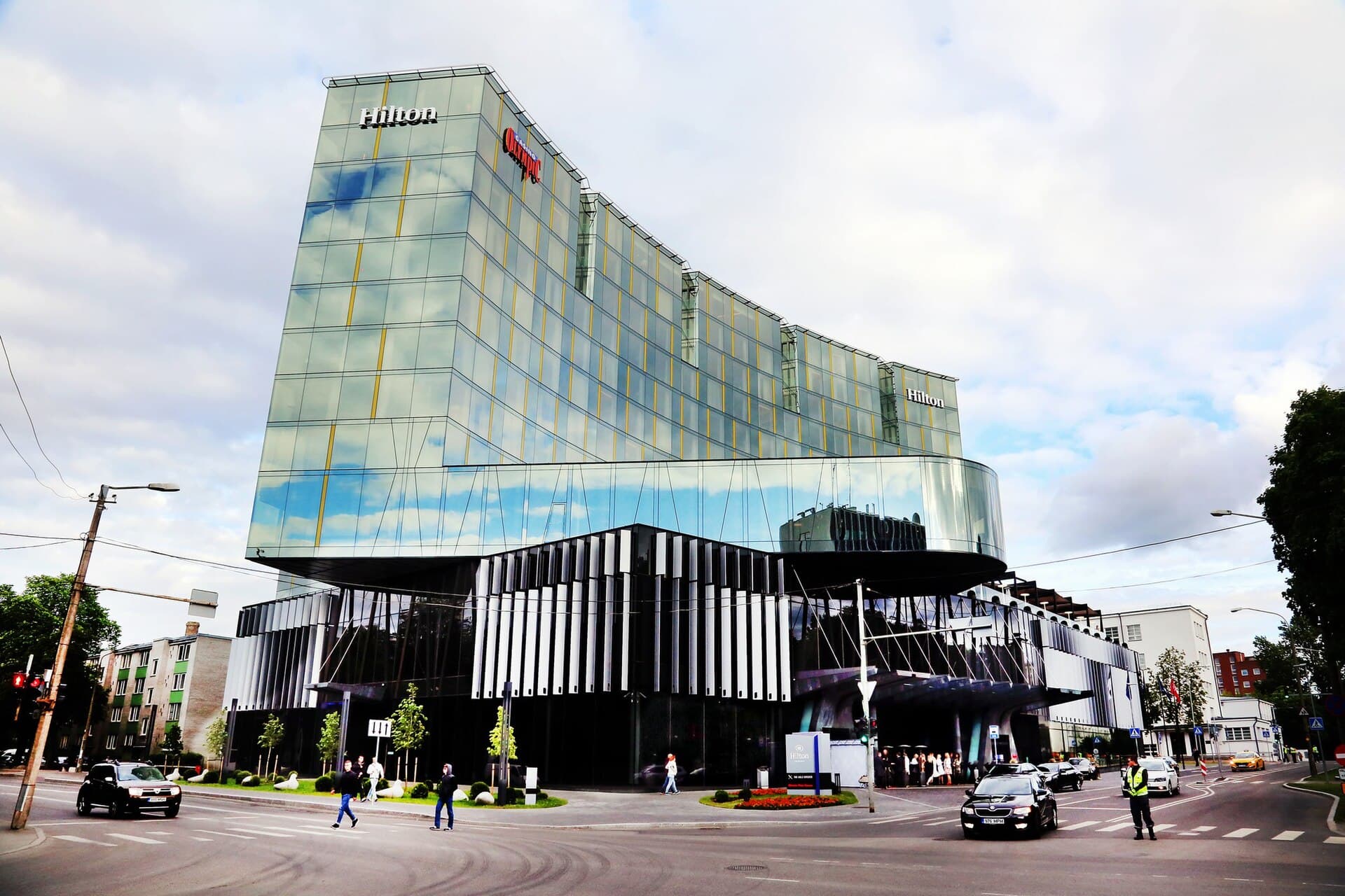 Hilton Tallinn Park (via Wikimedia Commons, CC BY-SA 4.0)