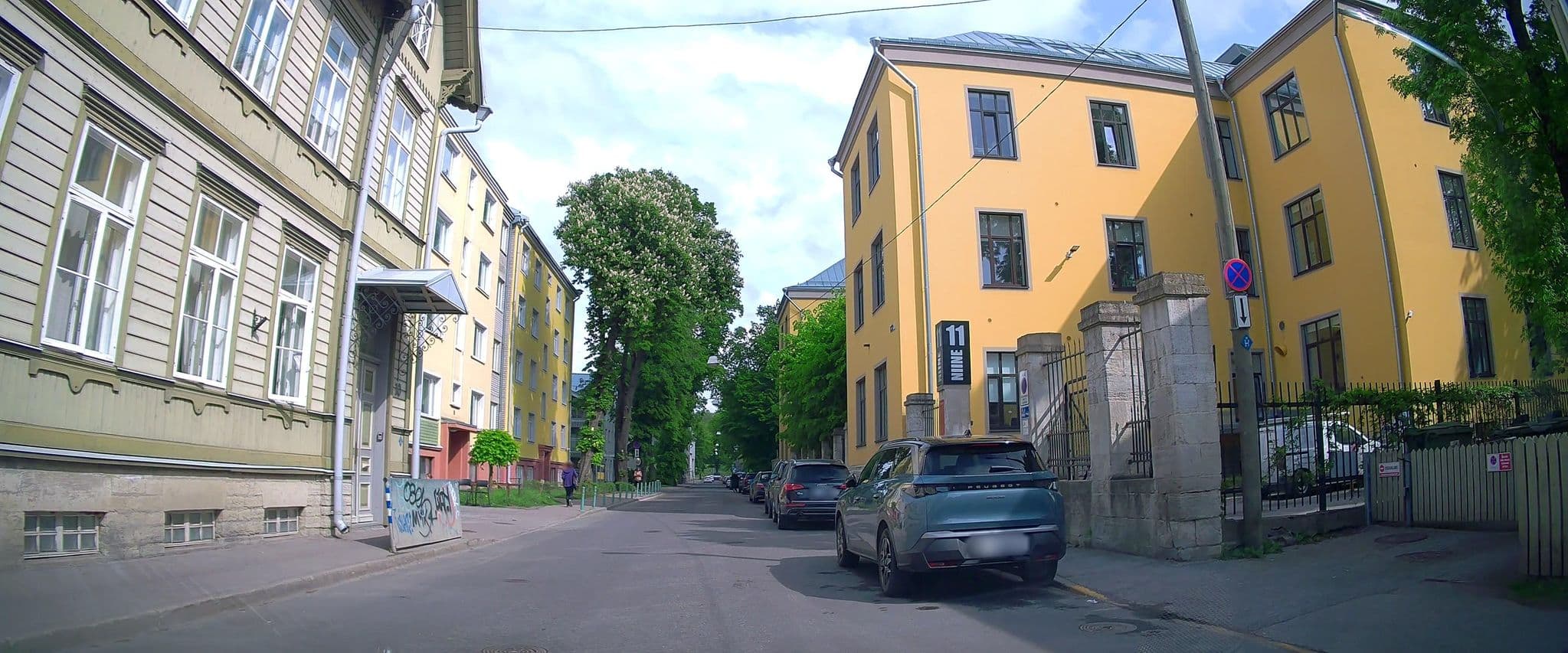 Street view near City Center Apartment, Tallinn — © ESTmapper1001 (CC BY-SA · Mapillary)