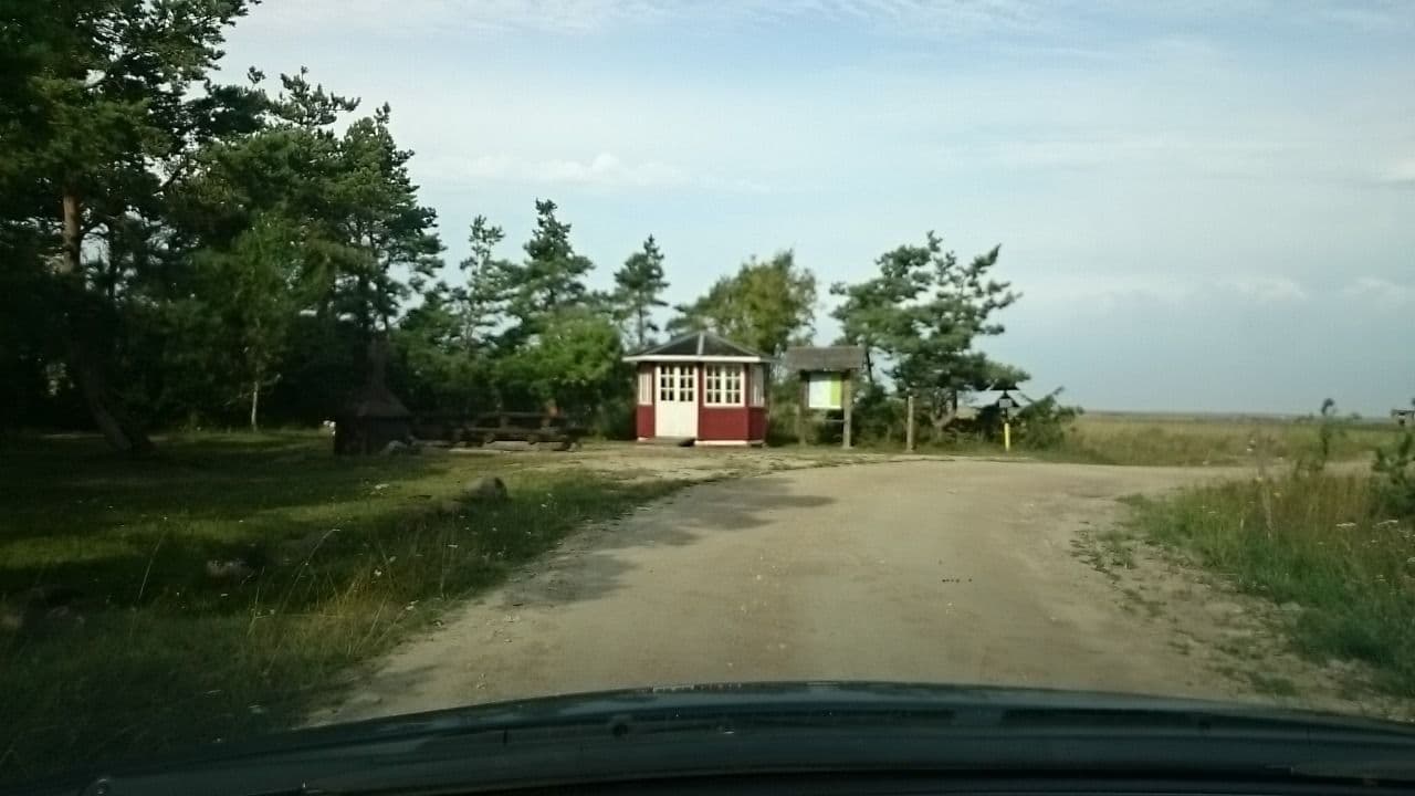 Street view near Käkisilma telkimisala, Kuressaare — © juhanjuku (CC BY-SA · Mapillary)