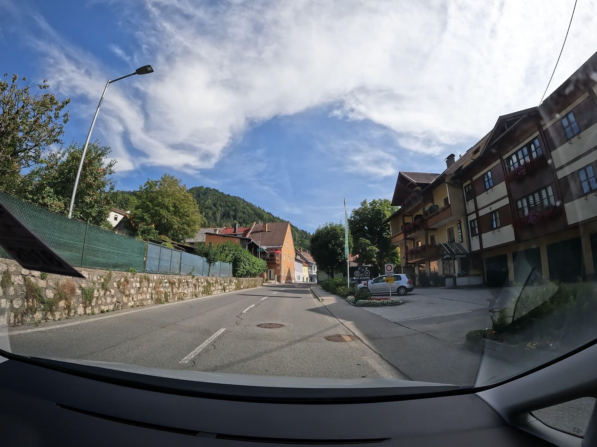 Street view near Pension Besser, Eberndorf — © erias (CC BY-SA · Mapillary)