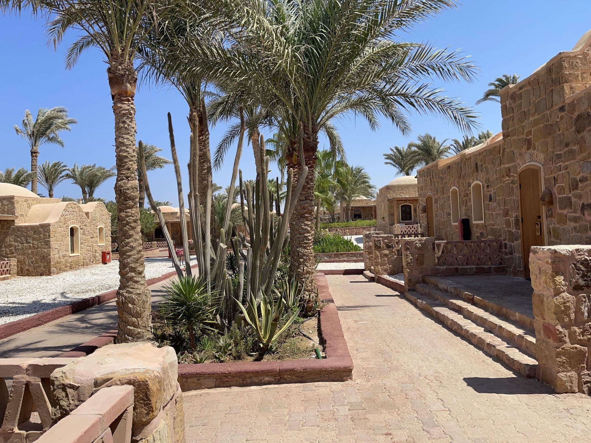 Street view near Mövenpick Resort El Quseir, Al Quşayr — © stoebi (CC BY-SA · Mapillary)