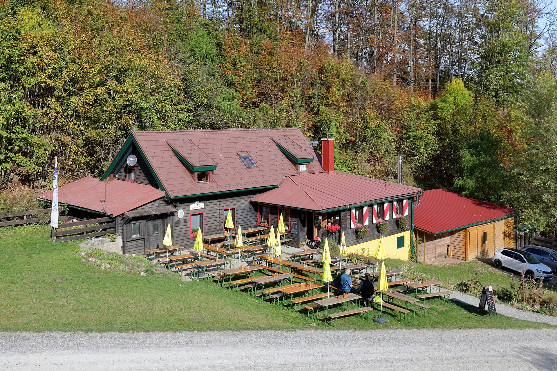 Lilienfelder Hütte (via Wikimedia Commons, CC BY-SA 4.0)