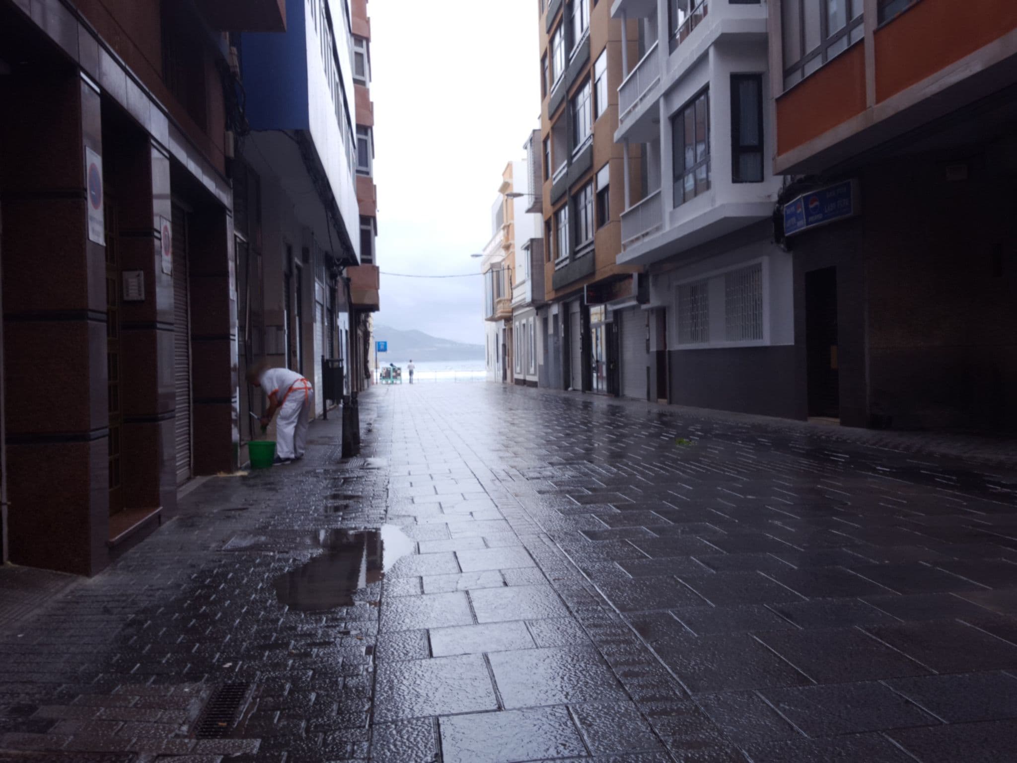 Street view near Big Fish Hostel, Centro