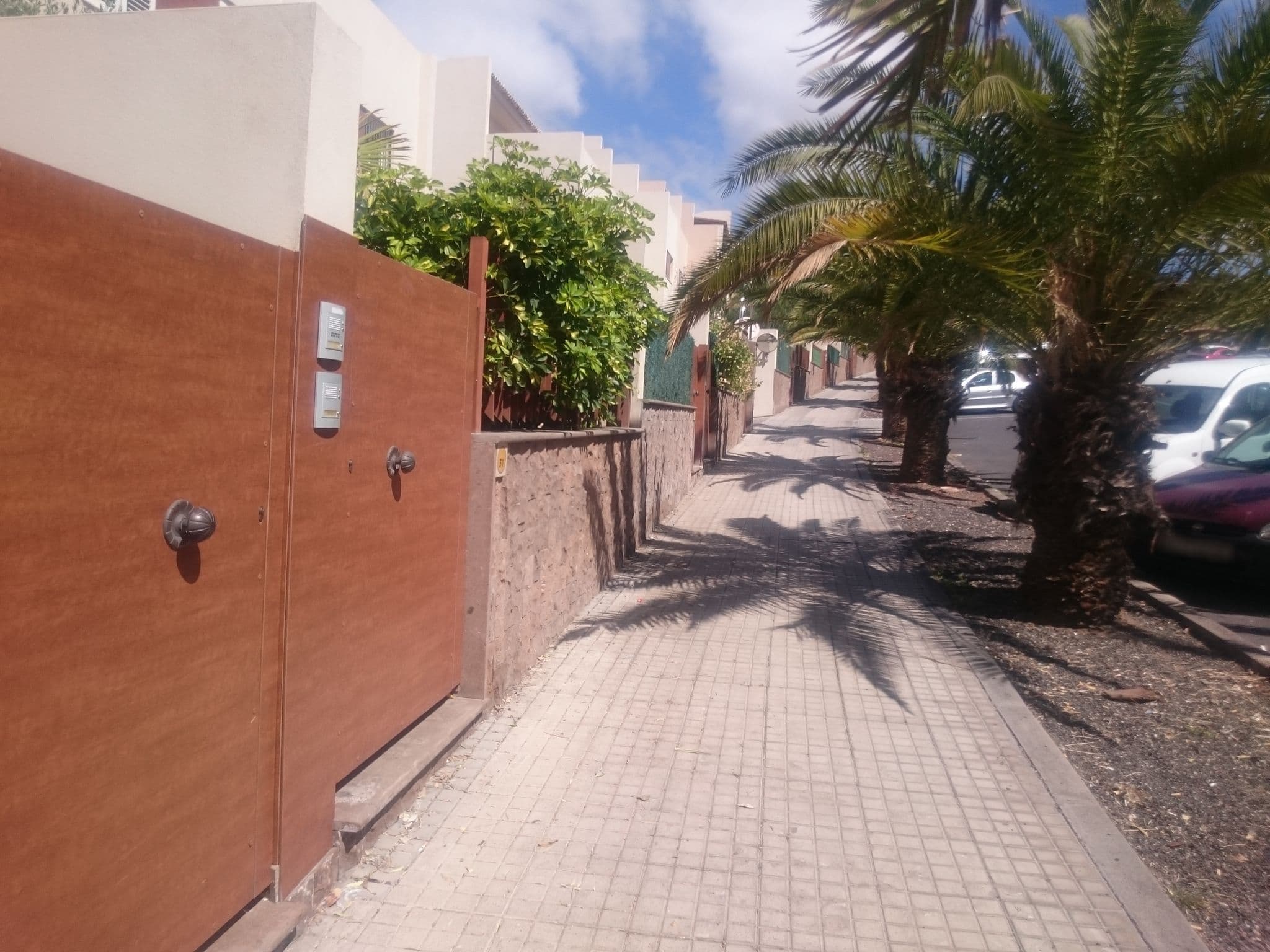 Street view near Oasis Mango, Playa de las Américas