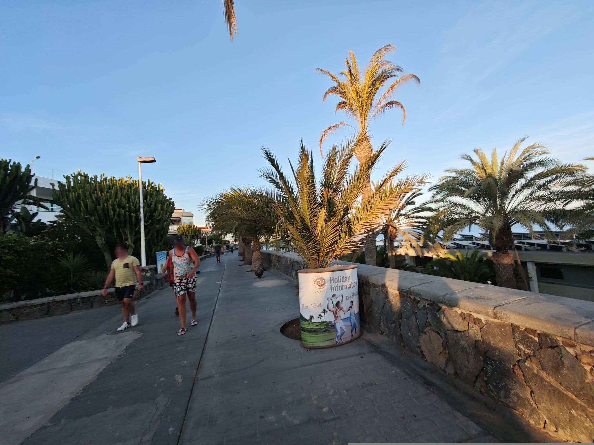 Street view near Apartamentos Patricia, Playa del Ingles