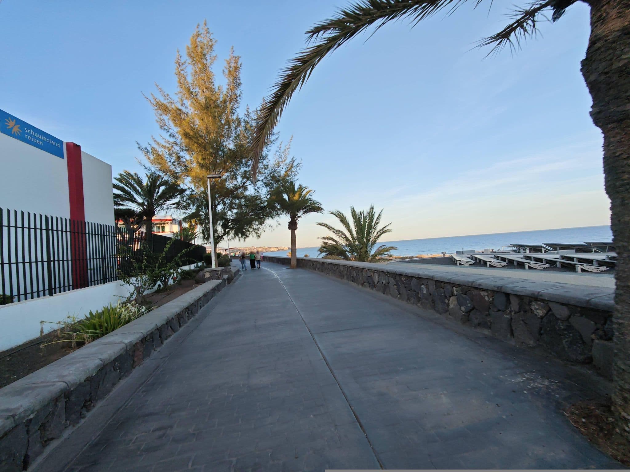 Street view near Arco Iris 1, Playa del Ingles
