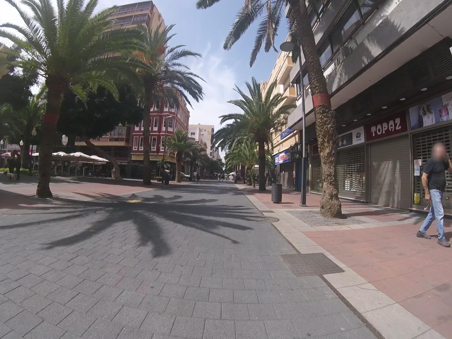 Street view near Catalina Plaza, Centro