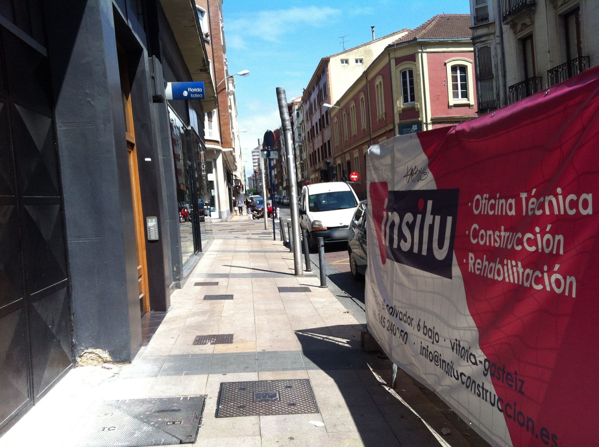 Street view near 400, Gasteiz / Vitoria — © miguel_andrade (CC BY-SA · Mapillary)