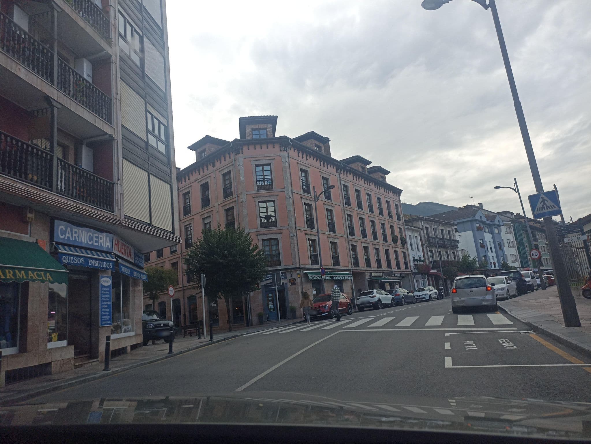 Street view near Hotel El Sella, Cangas de Onís — © toniserra (CC BY-SA · Mapillary)