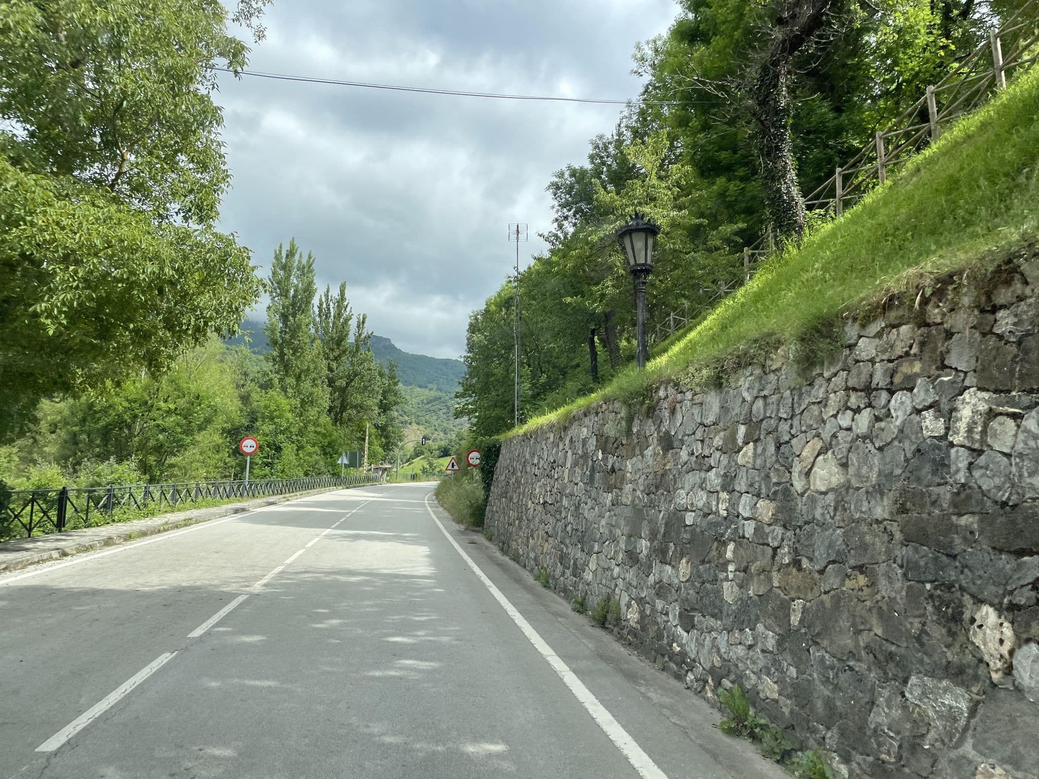 Street view near Hotel del Oso, Potes