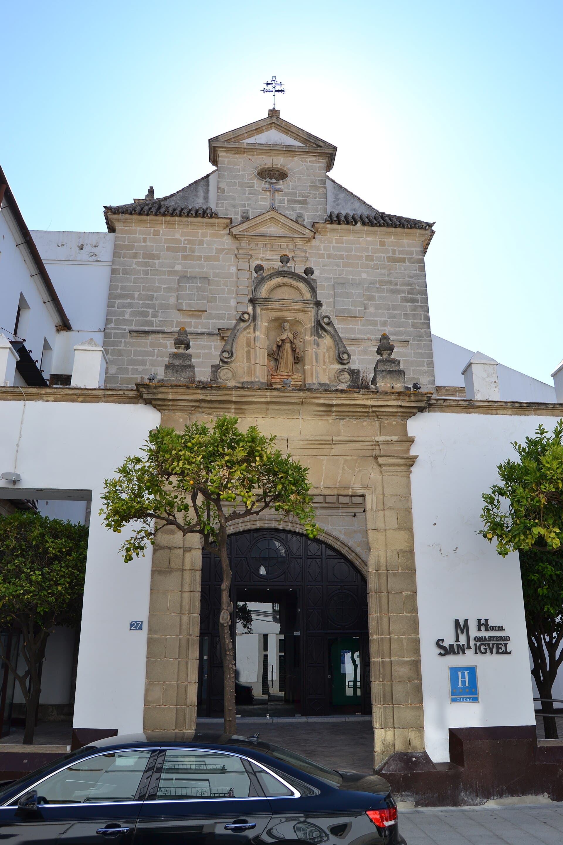 Crisol Monasterio San Miguel (via Wikimedia Commons, CC BY-SA 2.0)