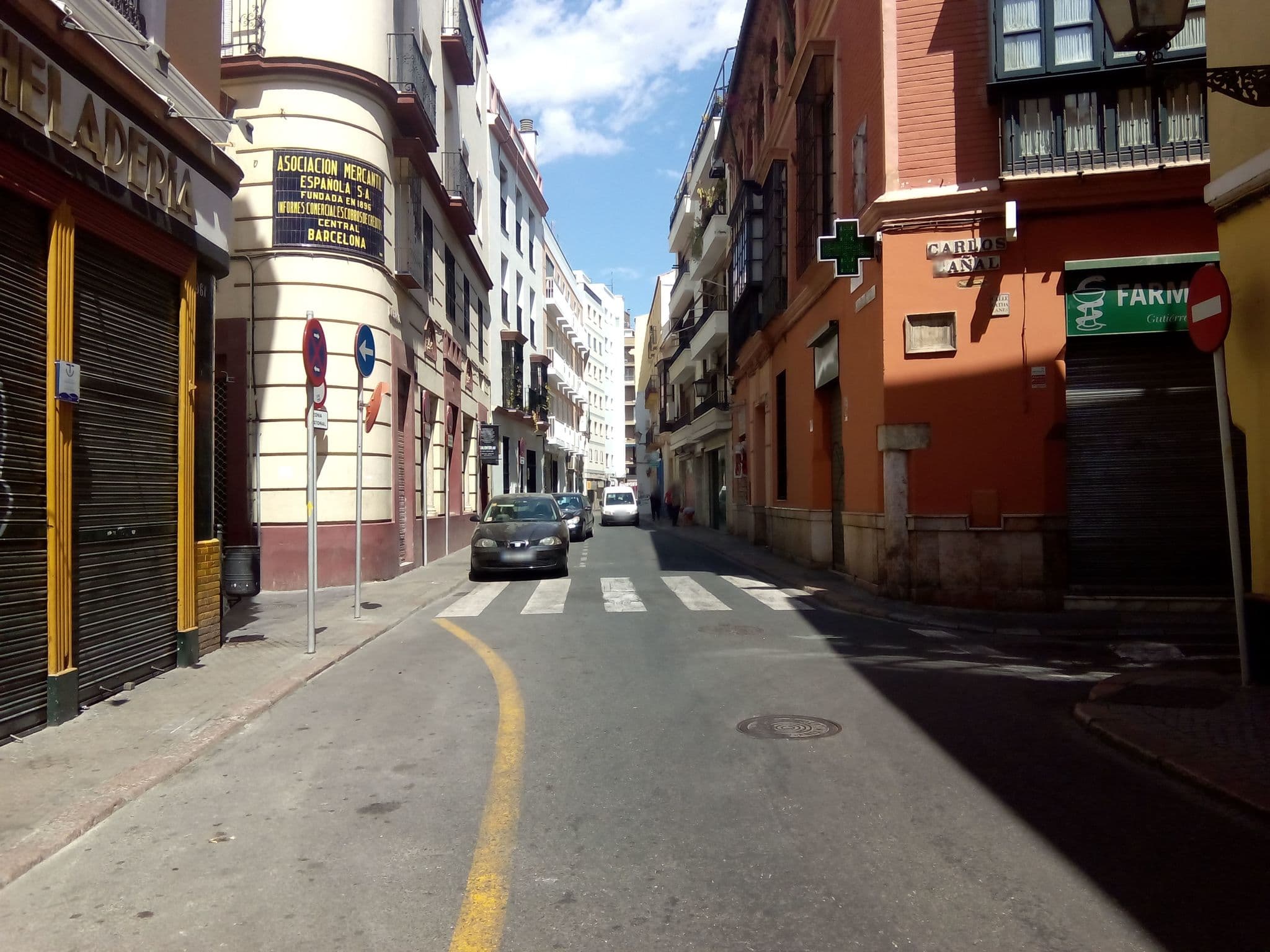Street view near Taberna del Alabardero, Sevilla