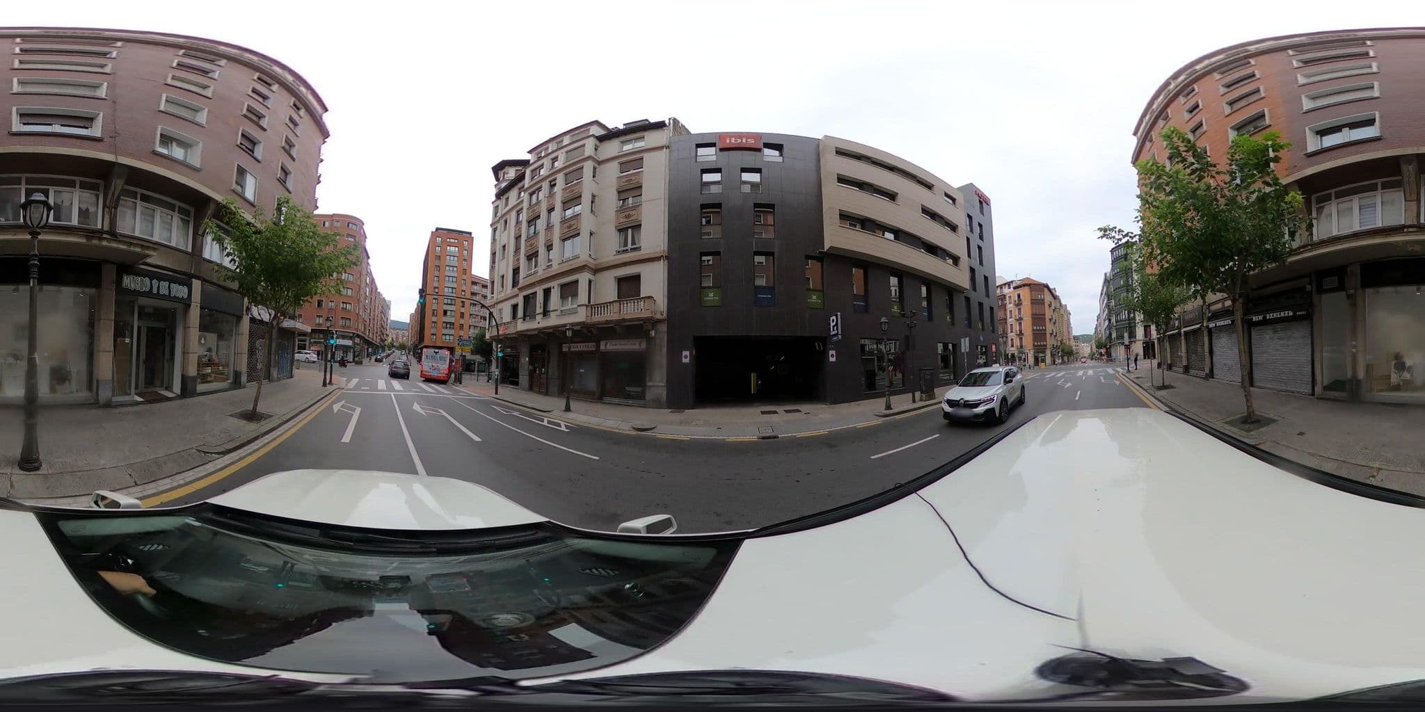 Street view near Ibis Bilbao Centro, Bilbao — © sanjorgepinho (CC BY-SA · Mapillary)