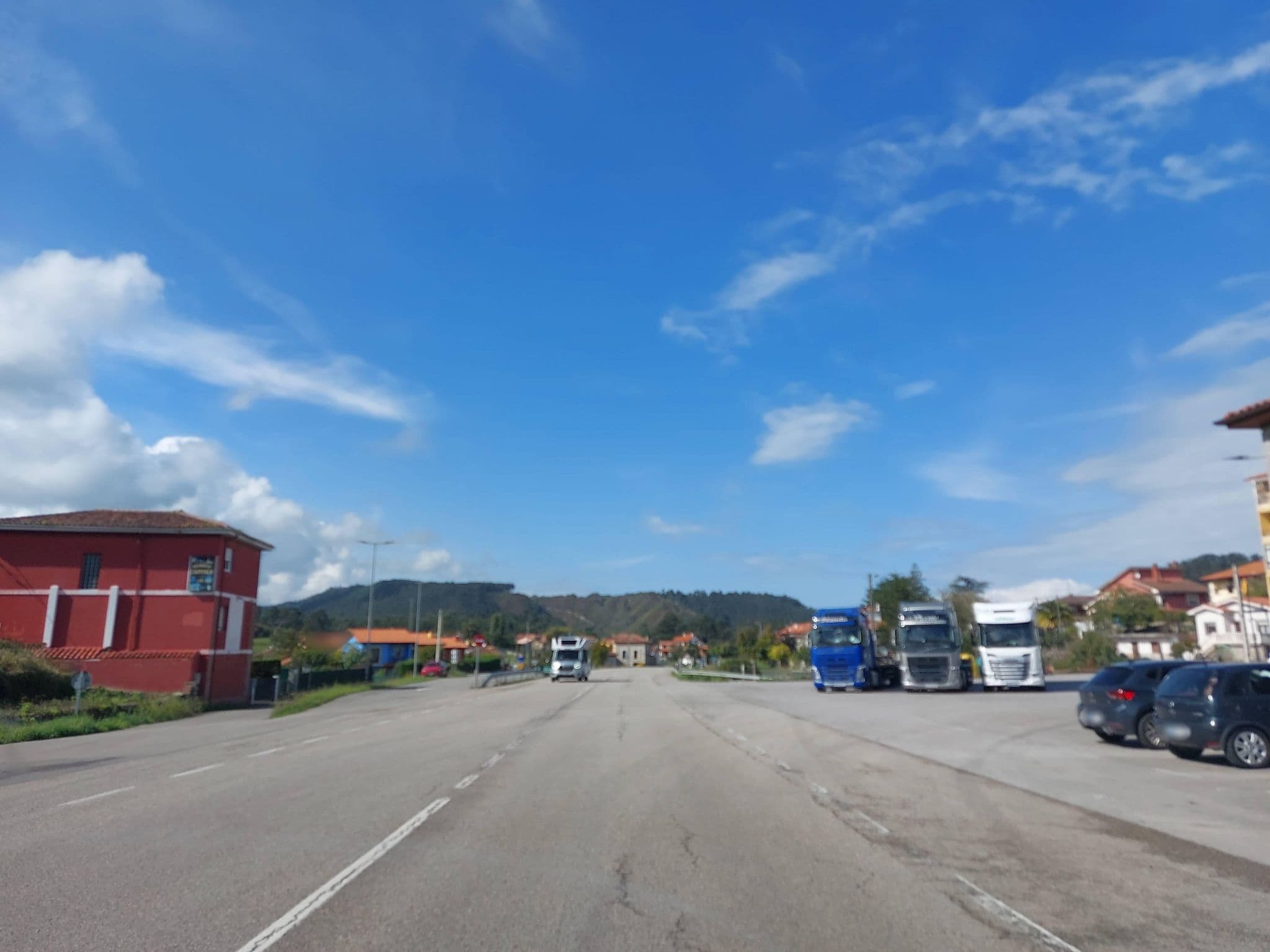 Street view near La Parra, San Vicente de la Barquera — © 5rmft (CC BY-SA · Mapillary)