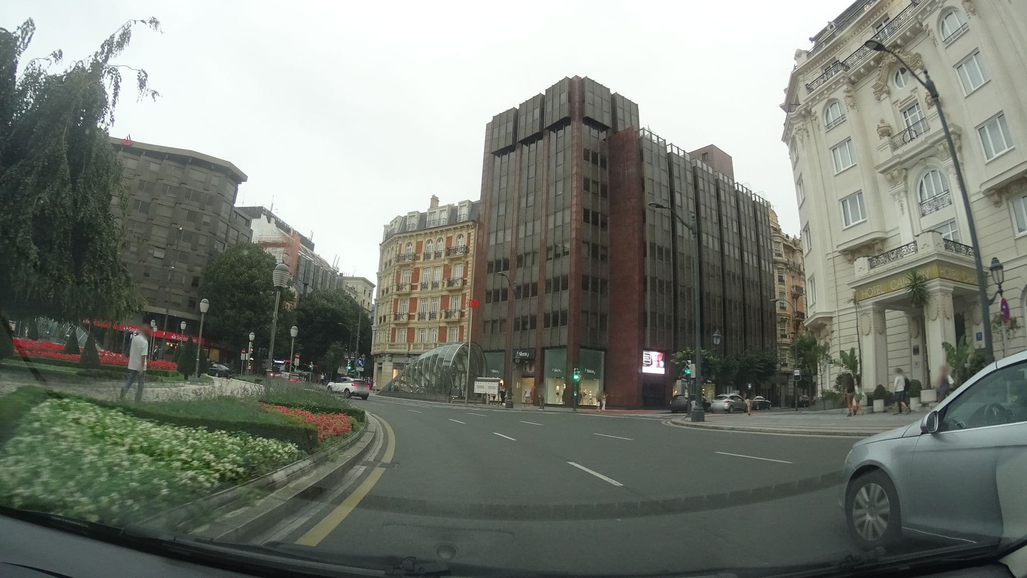 Street view near Carlton, Bilbao — © robertogeb (CC BY-SA · Mapillary)