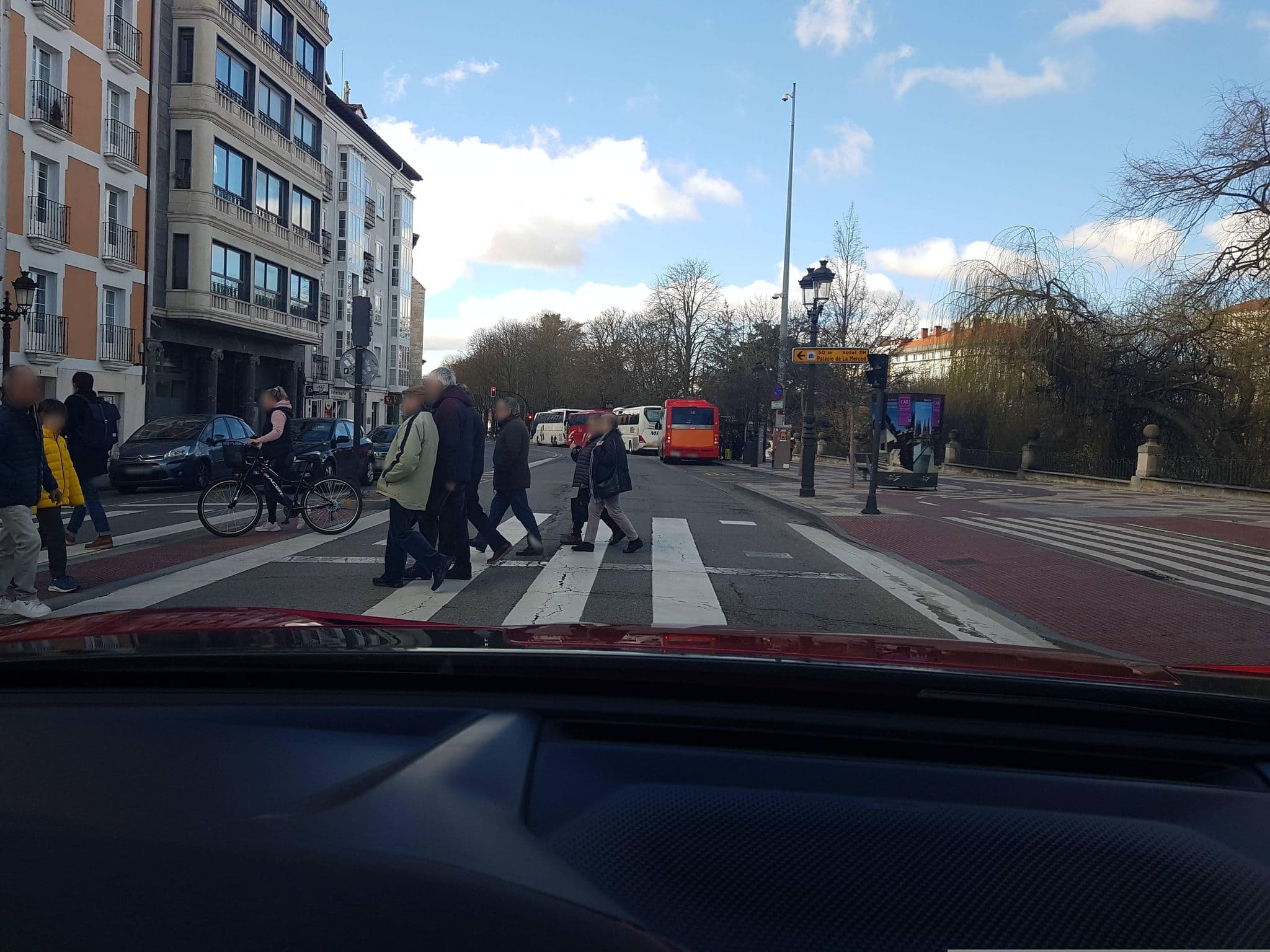 Street view near Hotel Vía Gótica, Burgos — © toho (CC BY-SA · Mapillary)