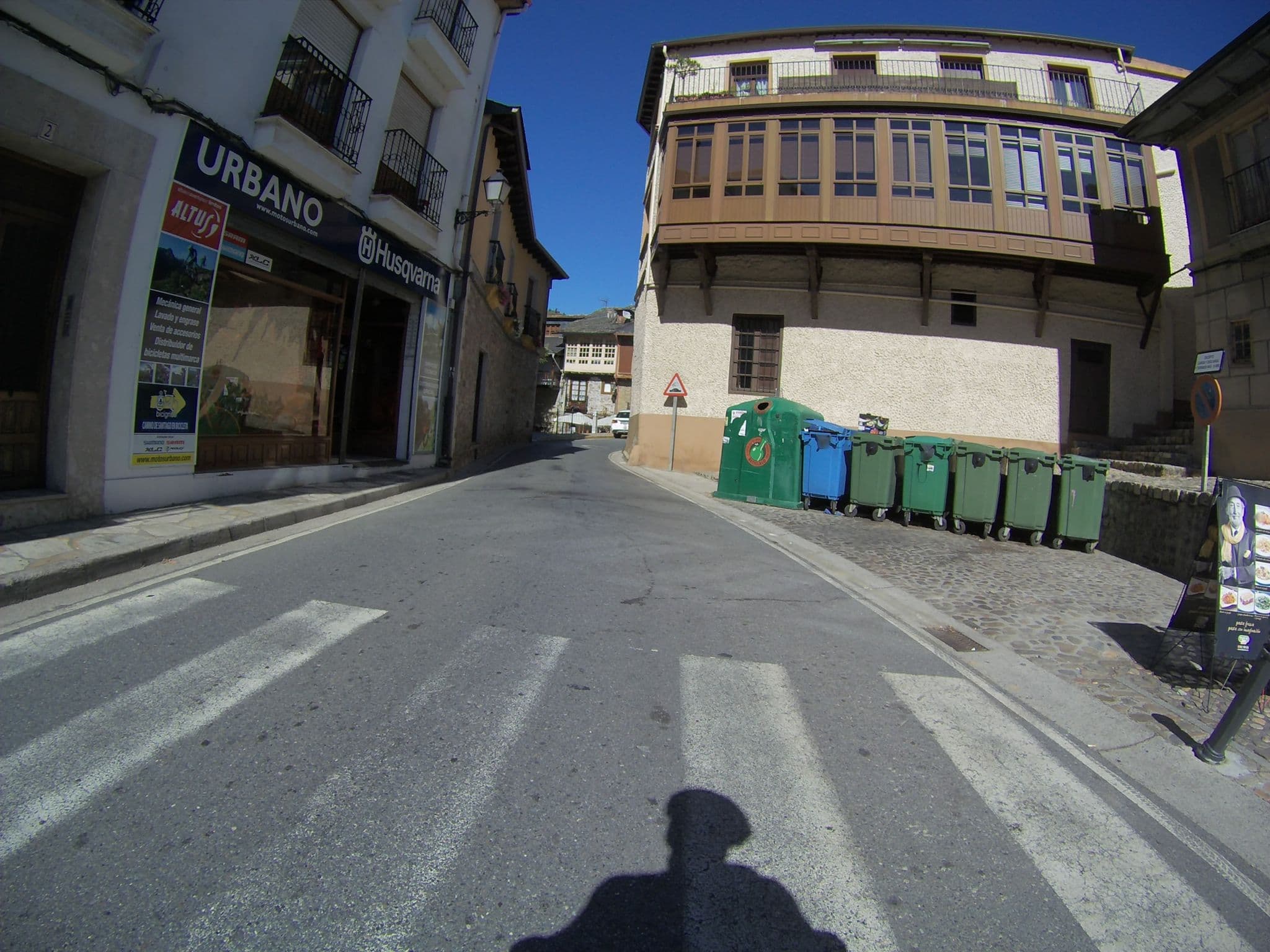 Street view near Hostal Vinoteca Ultreia, Villafranca del Bierzo — © camperxr (CC BY-SA · Mapillary)