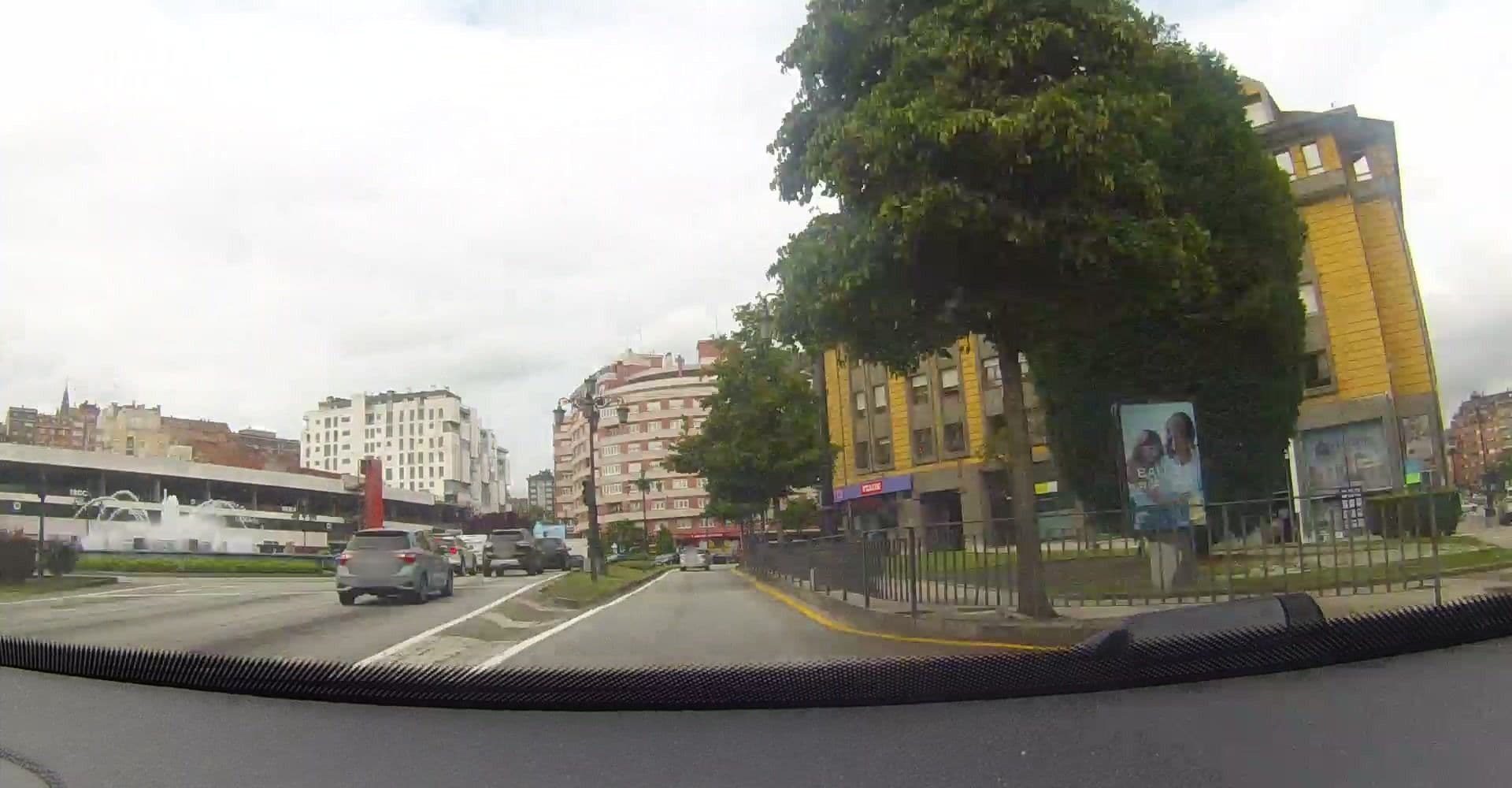 Street view near Aparthotel Campus, Oviedo — © VincentVE (CC BY-SA · Mapillary)