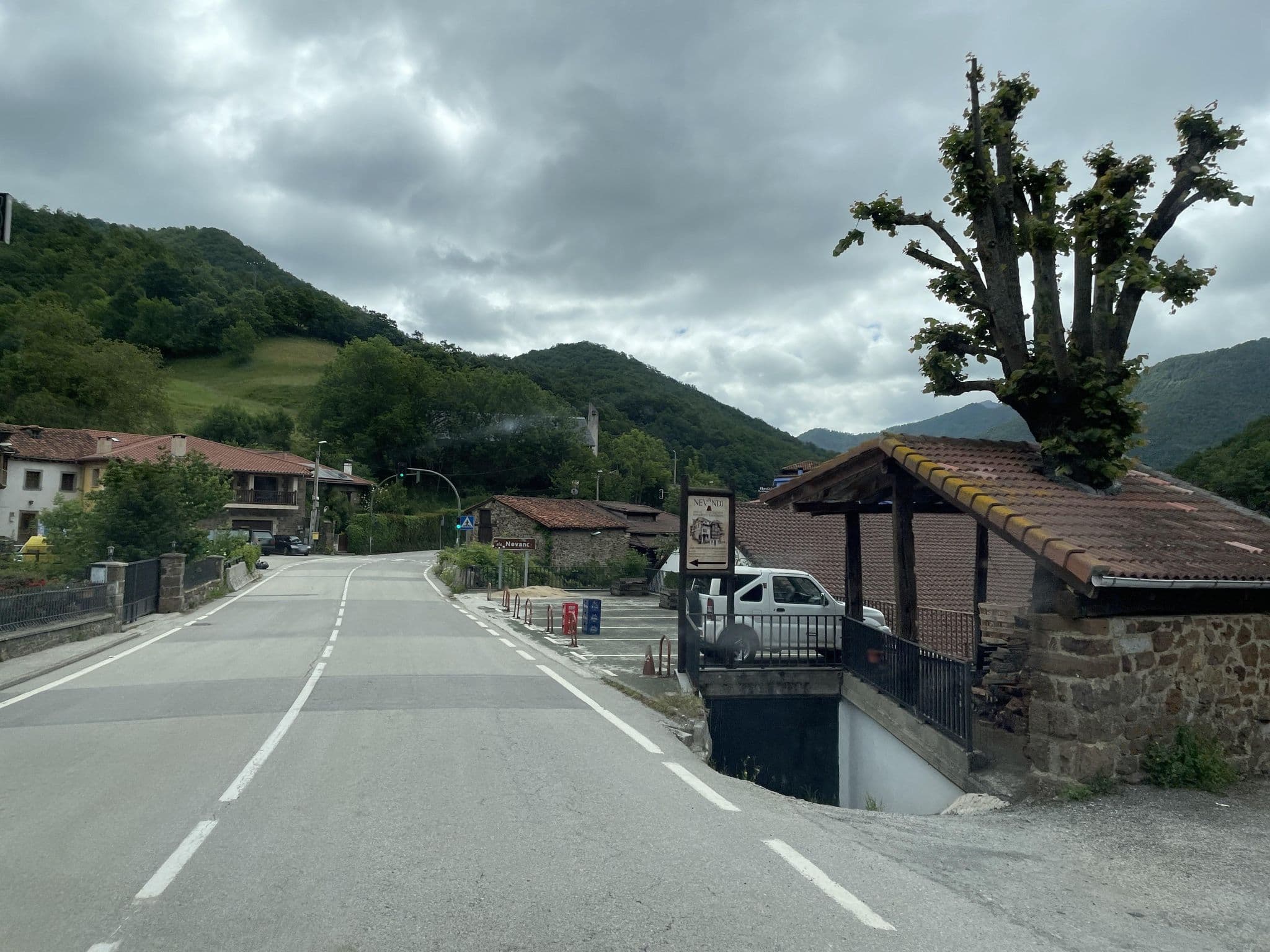 Street view near Puente Deva, Potes