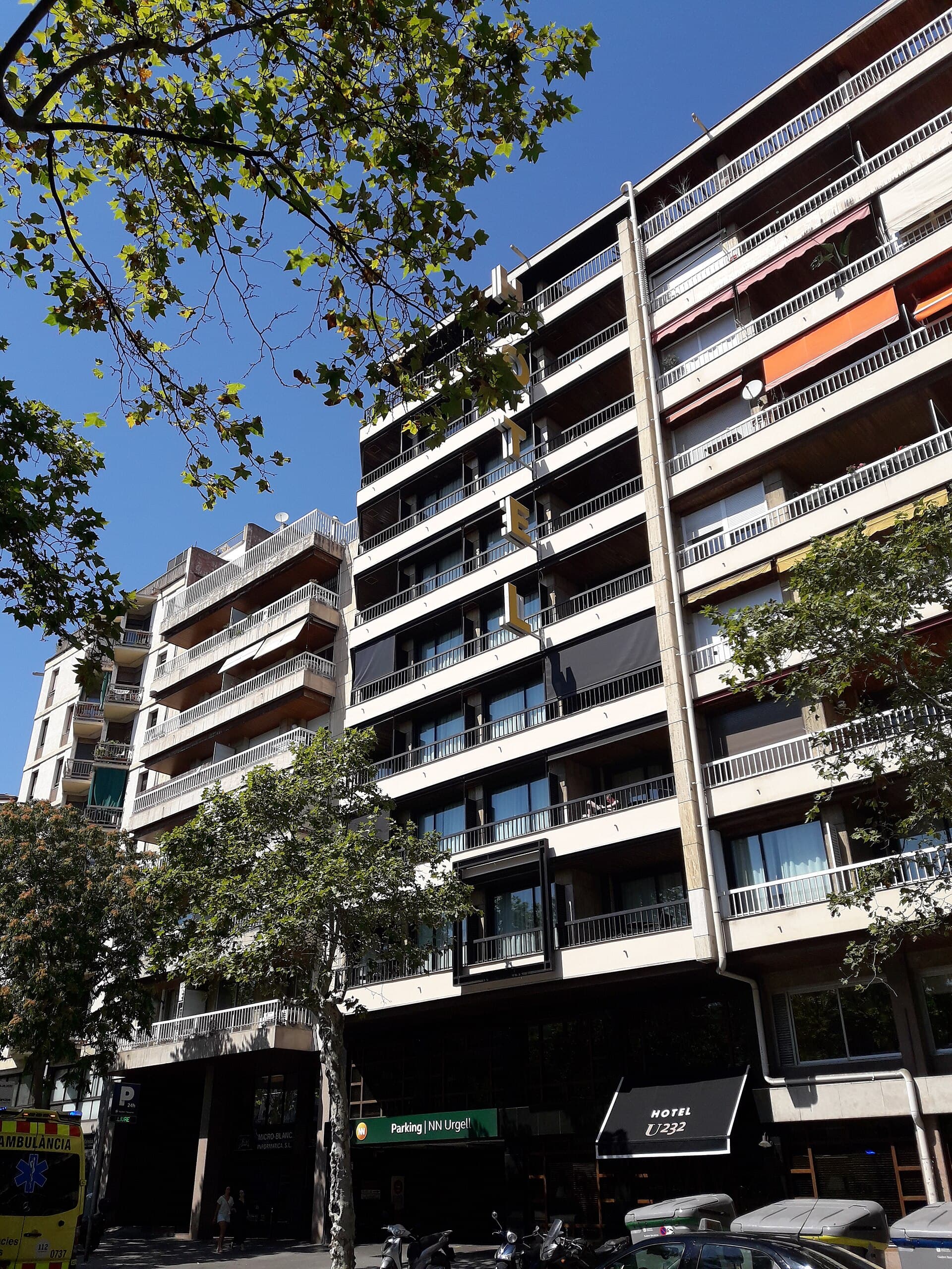 Hotel U232 (via Wikimedia Commons, CC BY-SA 3.0)