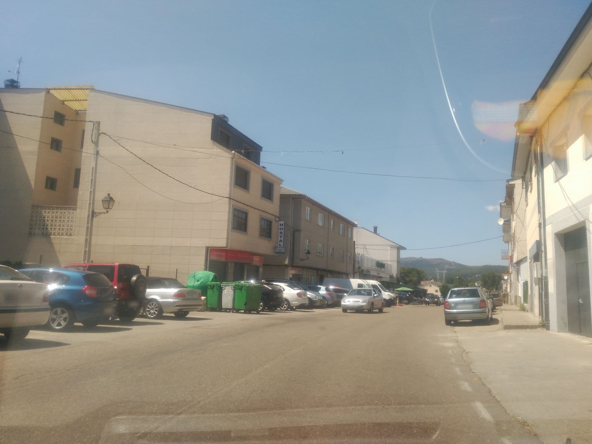 Street view near Hostal Carmen, Galende — © sanchi (CC BY-SA · Mapillary)