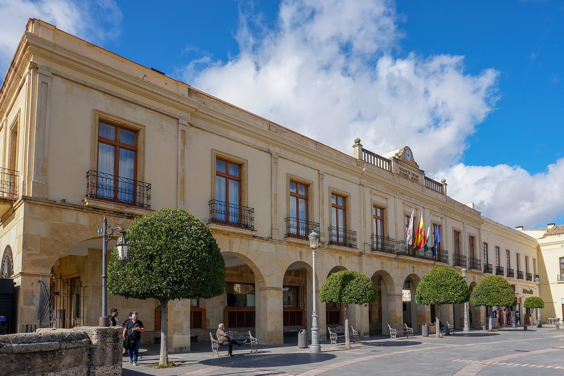 Parador de Turismo de Ronda (via Wikimedia Commons, CC BY-SA 3.0)