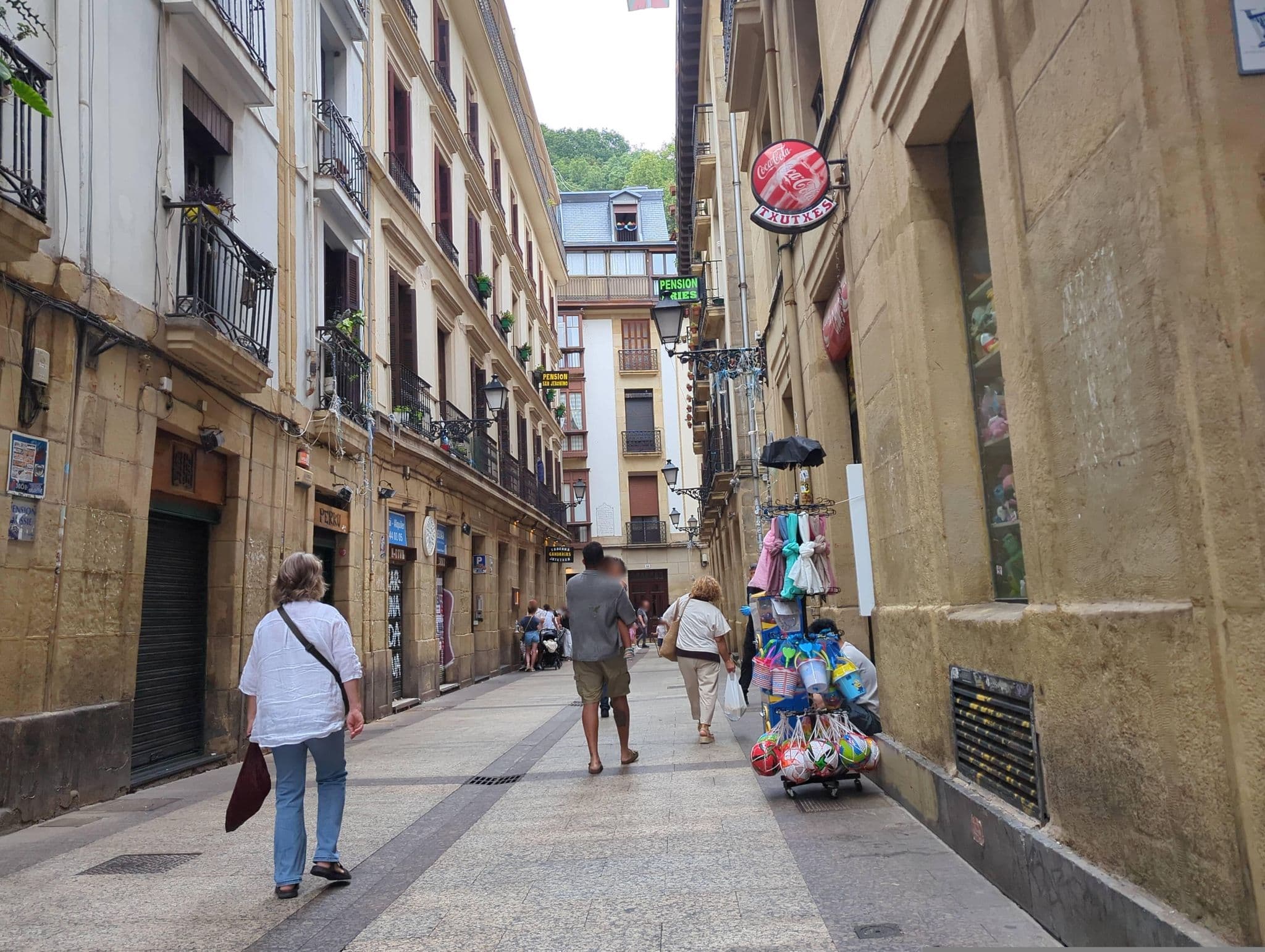 Street view near Aussie, Donostia / San Sebastián — © miguel_andrade (CC BY-SA · Mapillary)