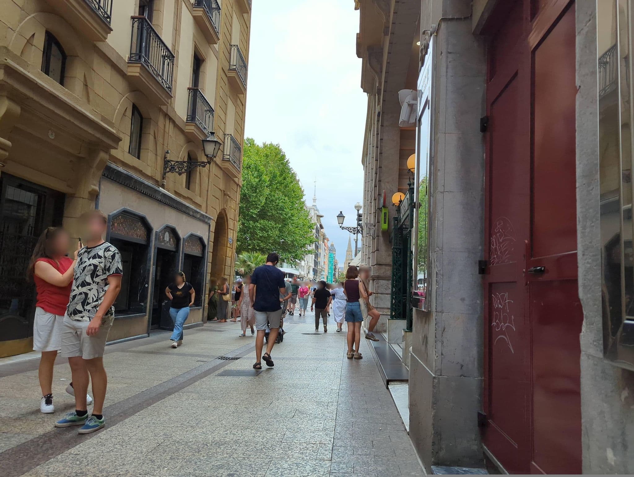 Street view near Gran Bahía, Donostia / San Sebastián — © miguel_andrade (CC BY-SA · Mapillary)