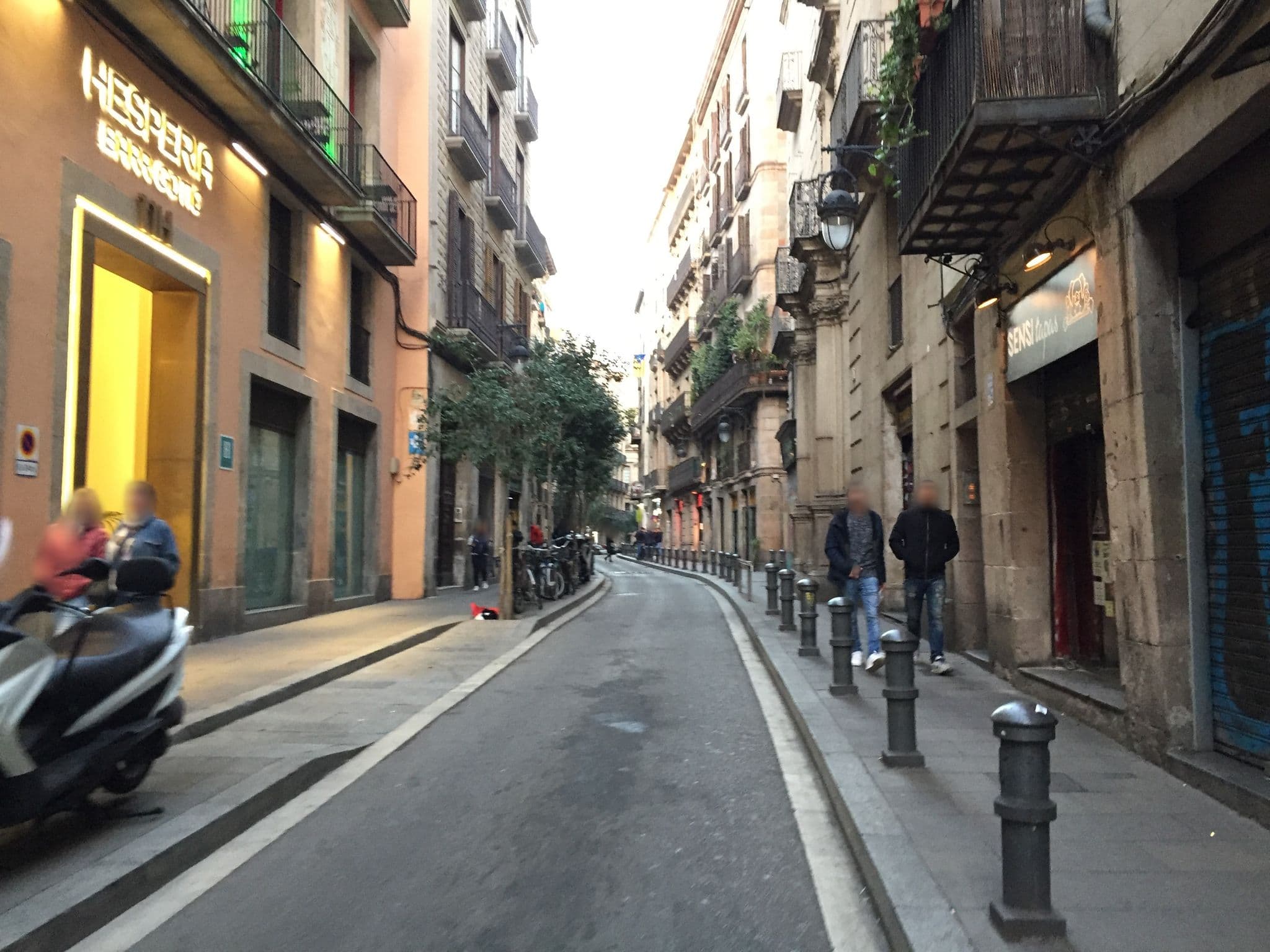 Street view near Hotel Hesperia Metropol, Barri Gòtic — © richlv (CC BY-SA · Mapillary)