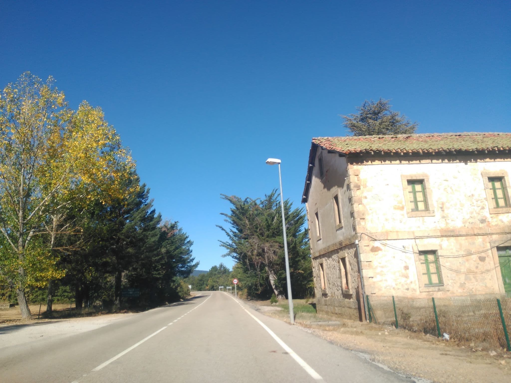 Street view near Club Nautico, Vinuesa — © sanchi (CC BY-SA · Mapillary)