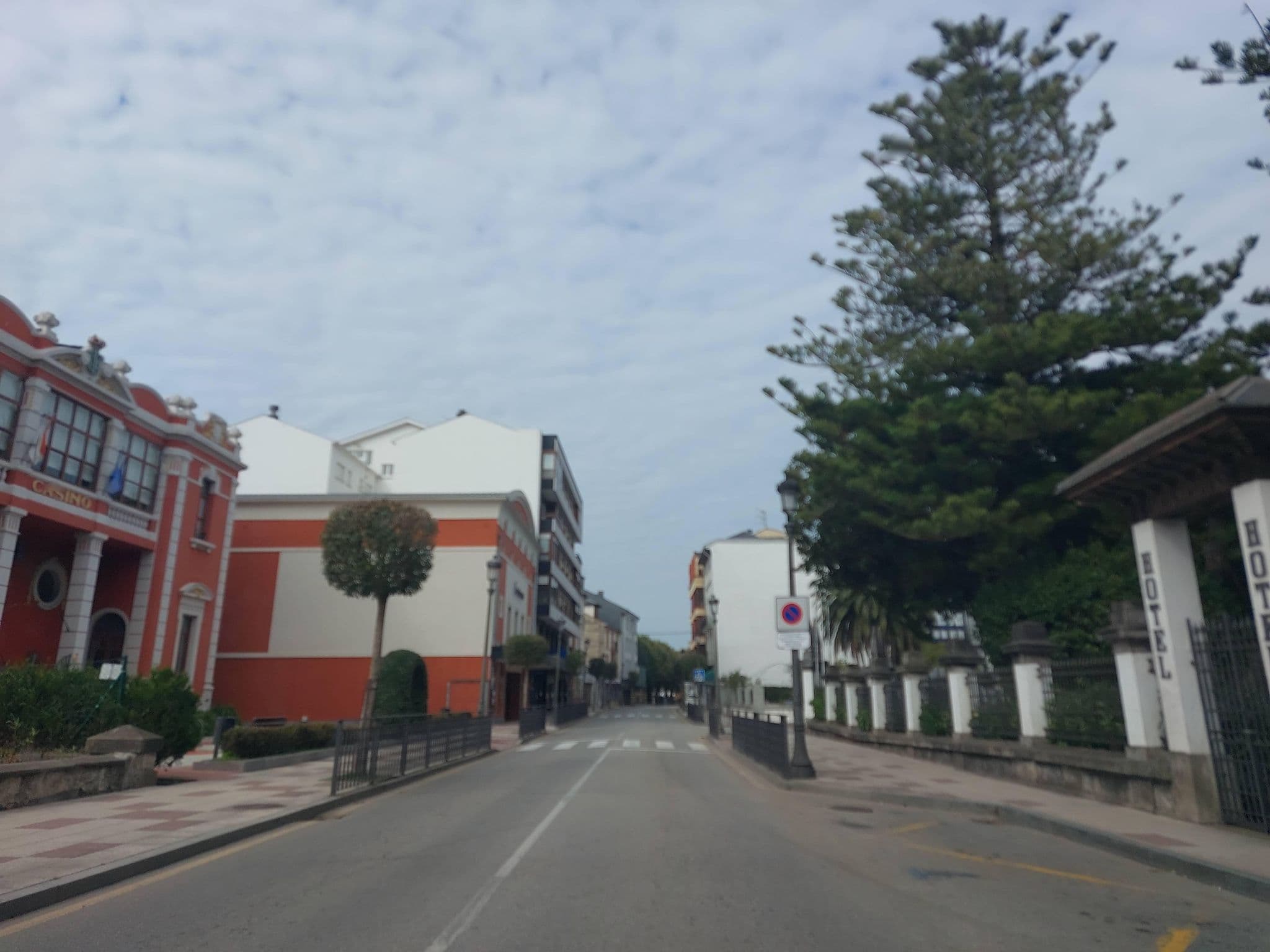 Street view near Hotel Palacio de Arias, Navia — © 5rmft (CC BY-SA · Mapillary)