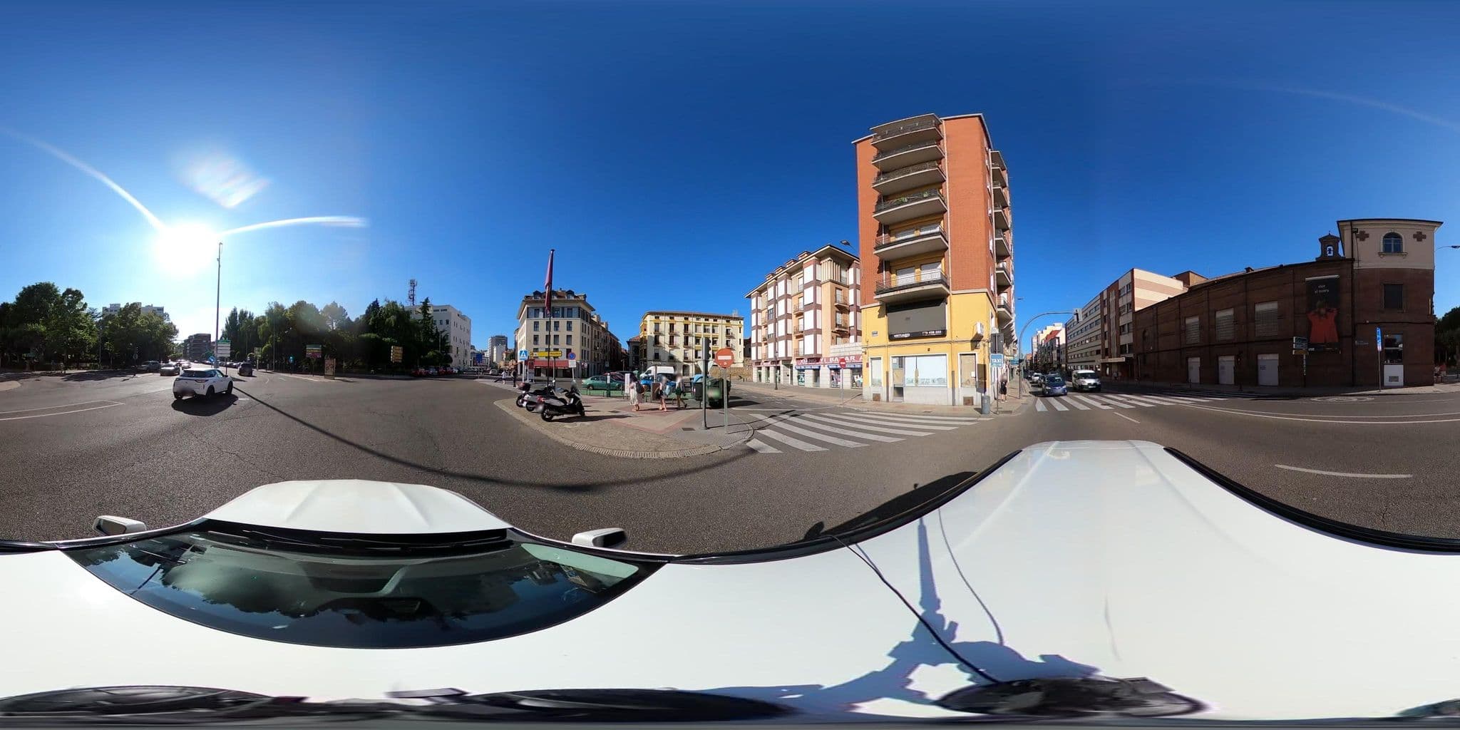 Street view near Albergue 'San Francisco de Asís' Fundación Ademar, León — © sanjorgepinho (CC BY-SA · Mapillary)