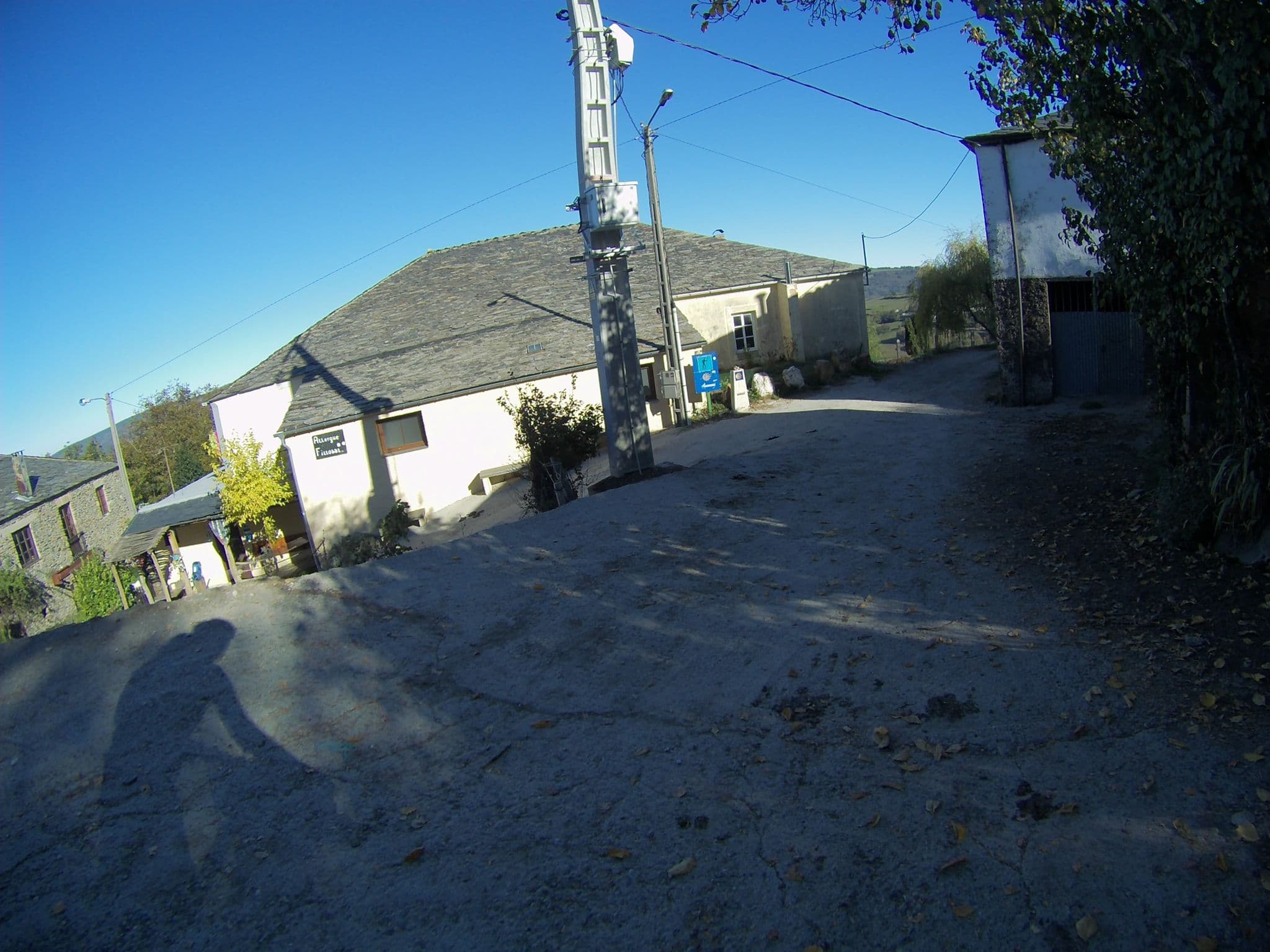 Street view near Albergue Fillobal, Samos — © camperxr (CC BY-SA · Mapillary)