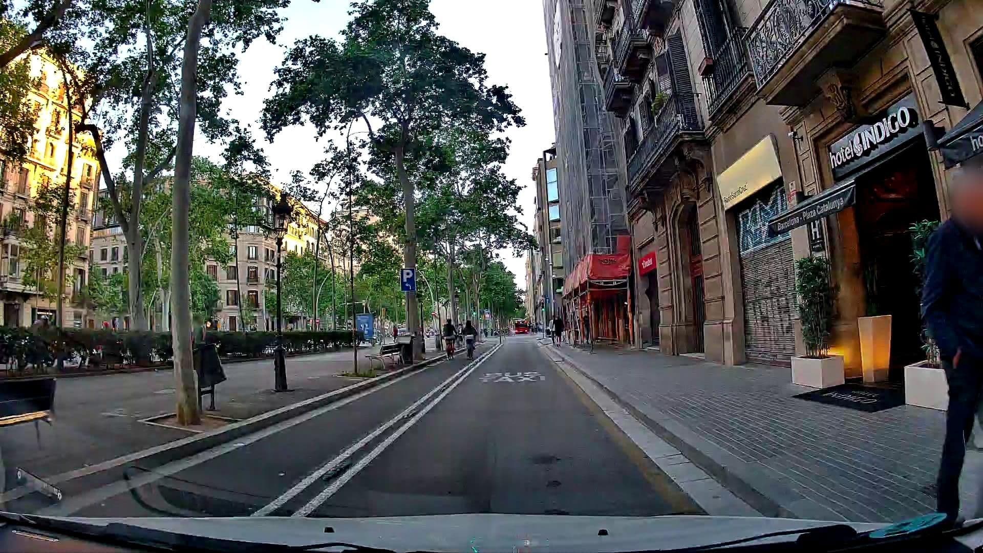Street view near Hotel Indigo, Dreta de l'Eixample — © m_esp_32 (CC BY-SA · Mapillary)