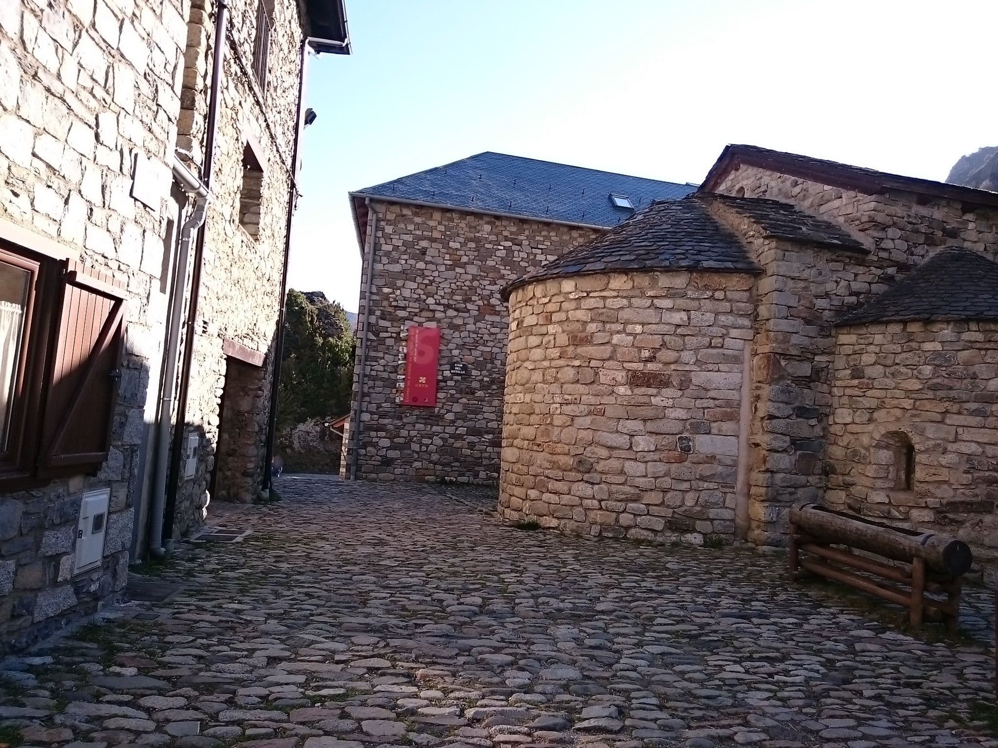 Street view near Hostal La Plaça, el Pont de Suert — © bolosig (CC BY-SA · Mapillary)