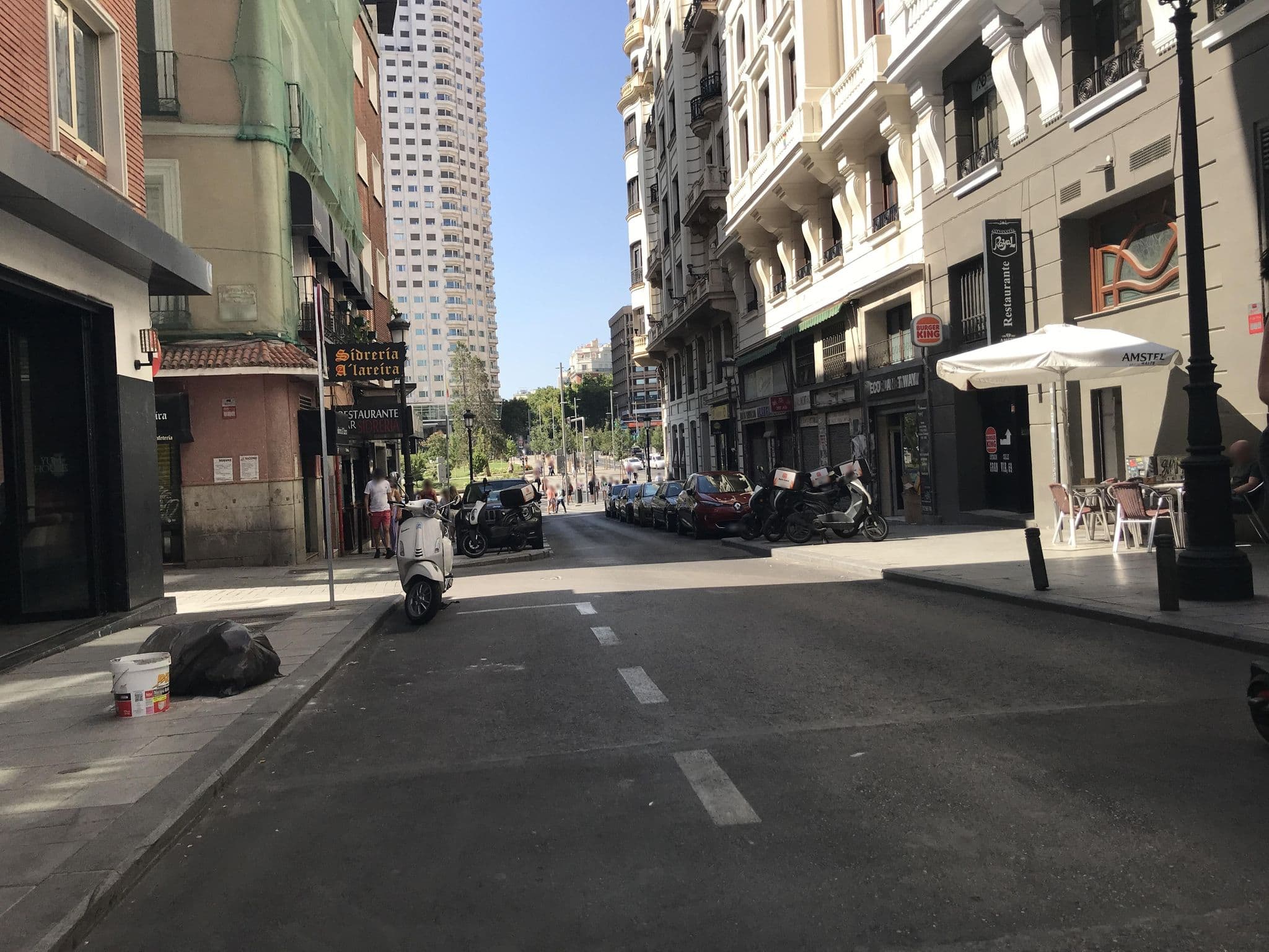Street view near Letoh Letoh Gran Via, Universidad — © miguel_andrade (CC BY-SA · Mapillary)