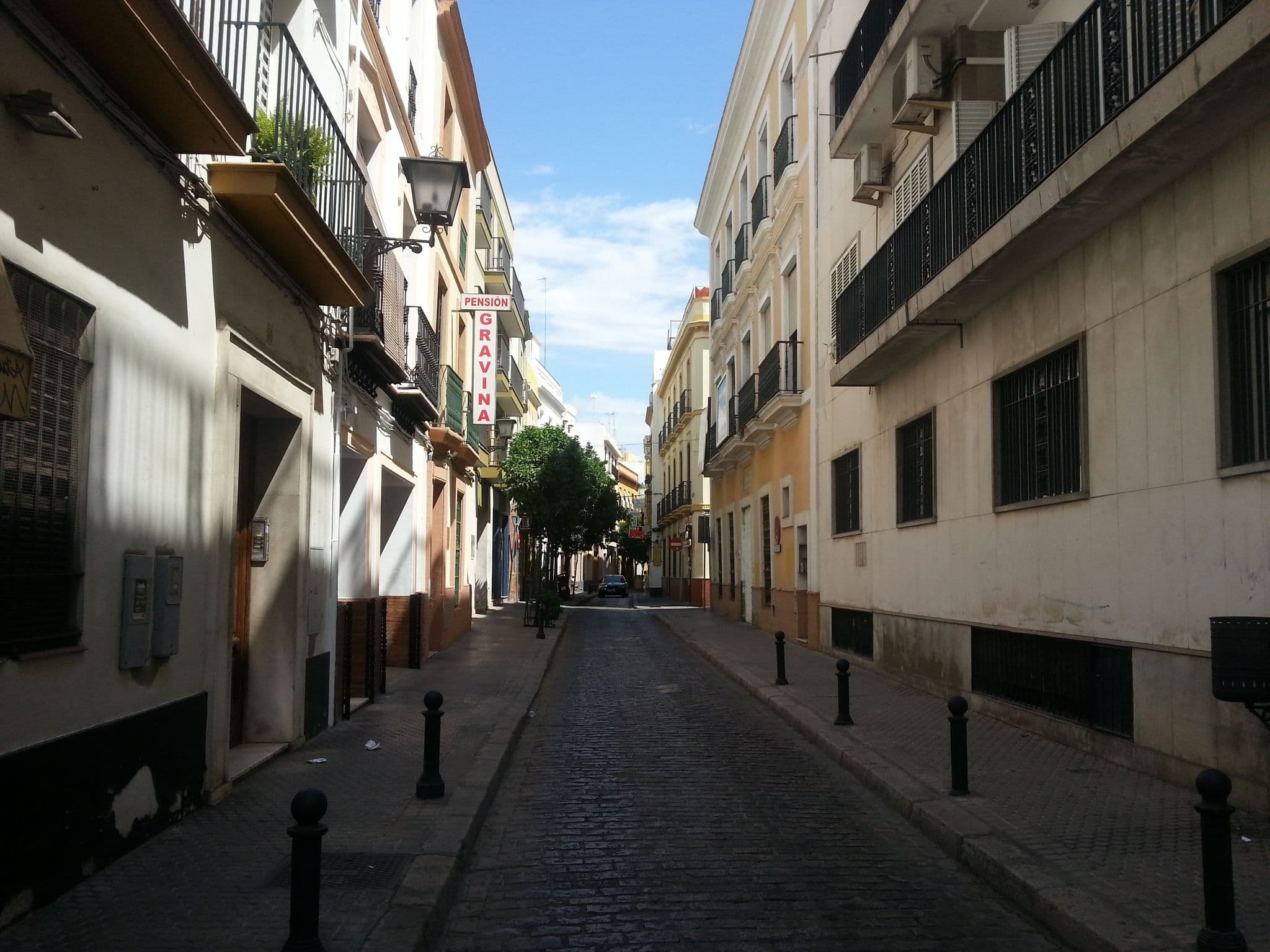 Street view near Pensión Gravina, Sevilla