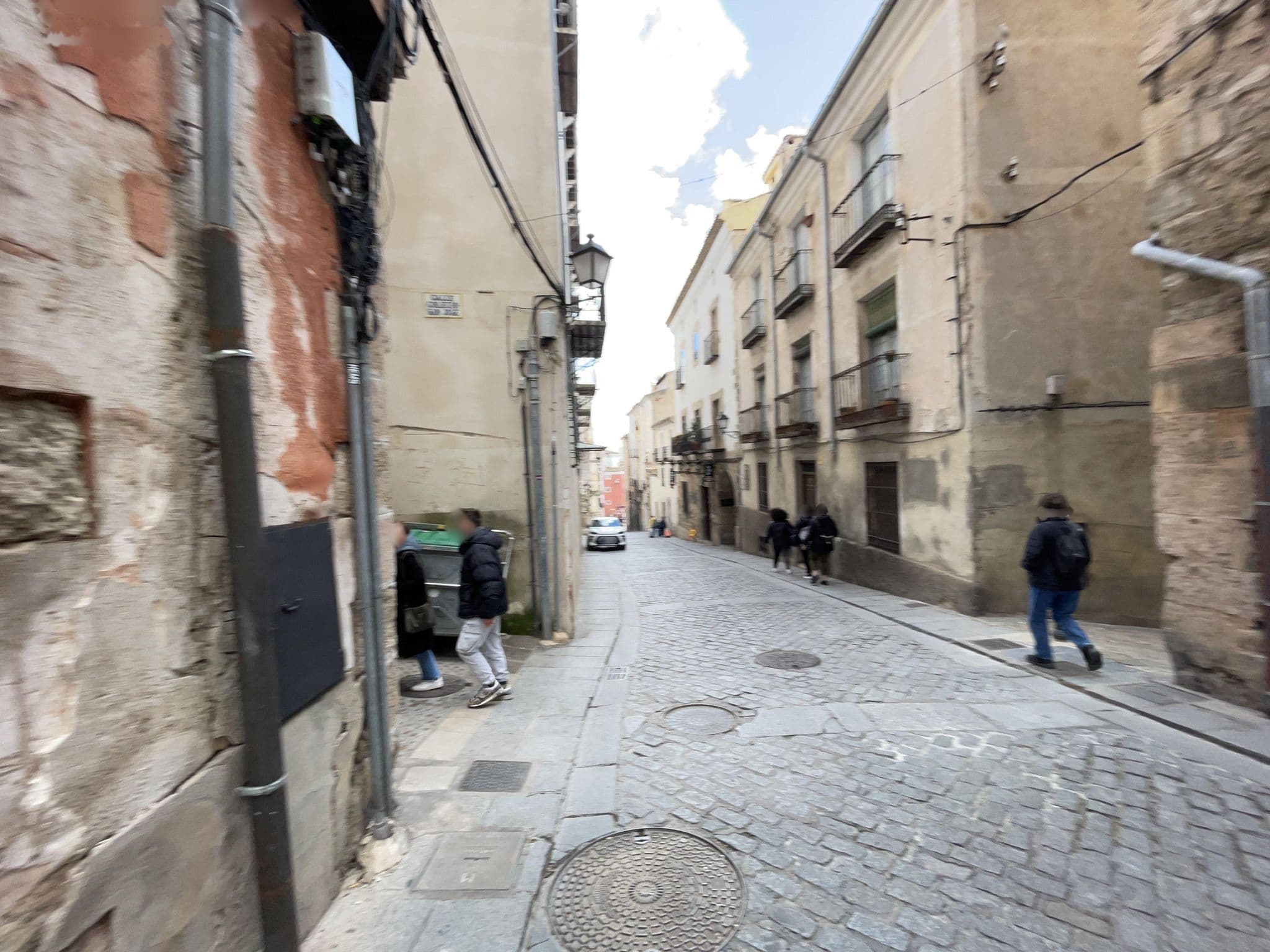 Street view near Posada de San José, Cuenca — © seraq (CC BY-SA · Mapillary)