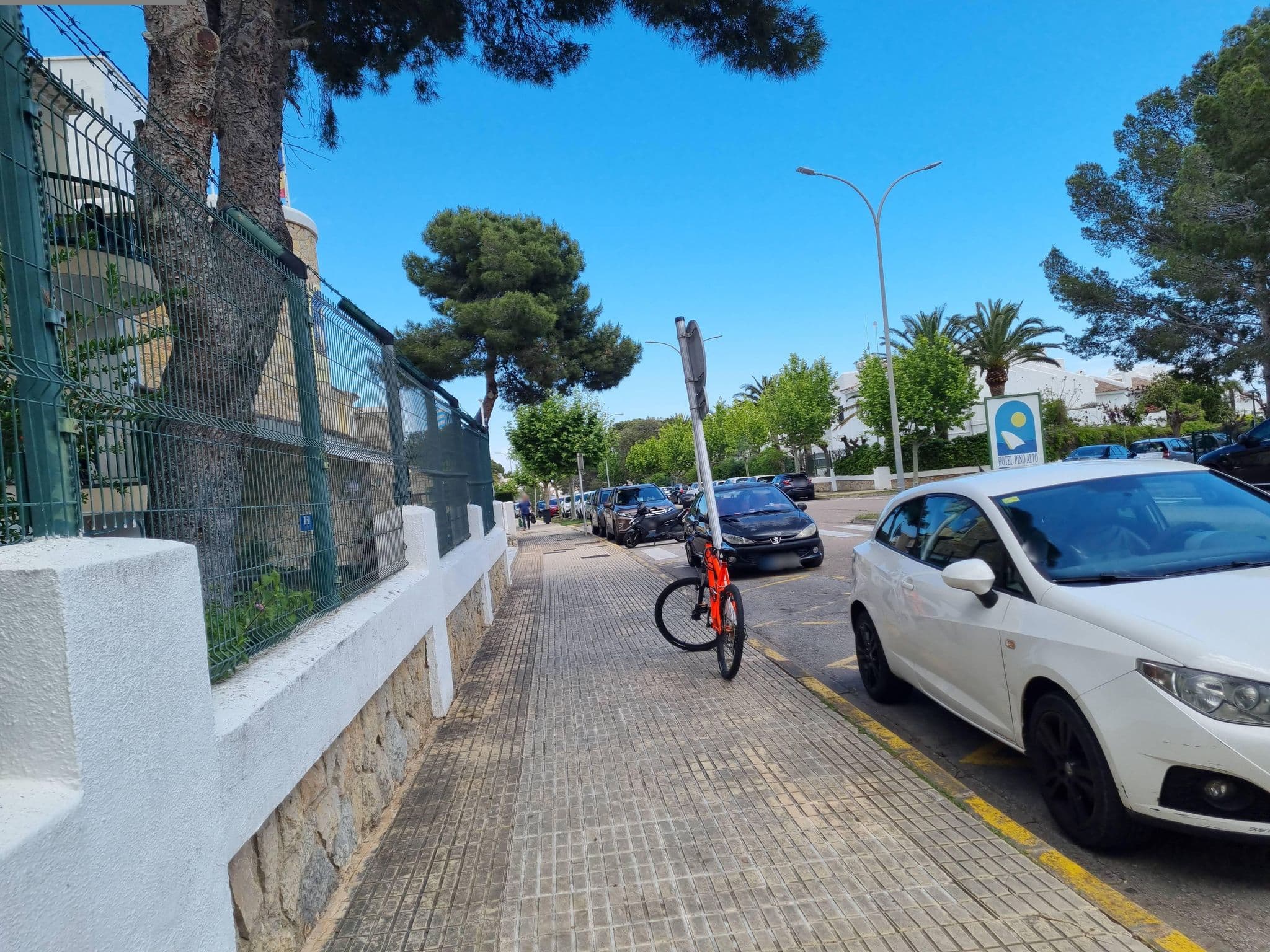 Street view near Hotel Pino Alto, Mont-roig del Camp — © Franciscovalera (CC BY-SA · Mapillary)