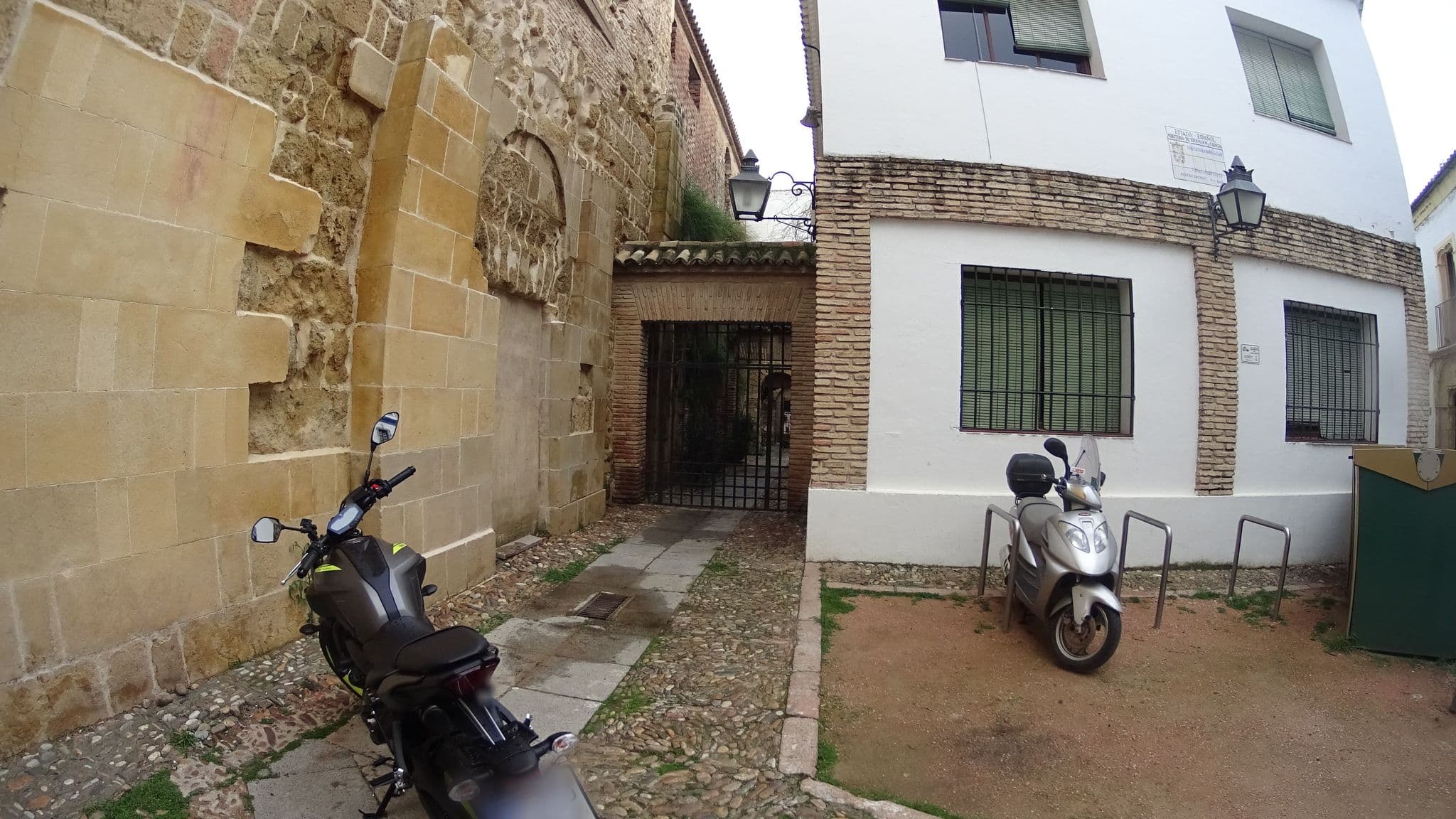 Street view near Hostal Osio, Córdoba — © robertogeb (CC BY-SA · Mapillary)