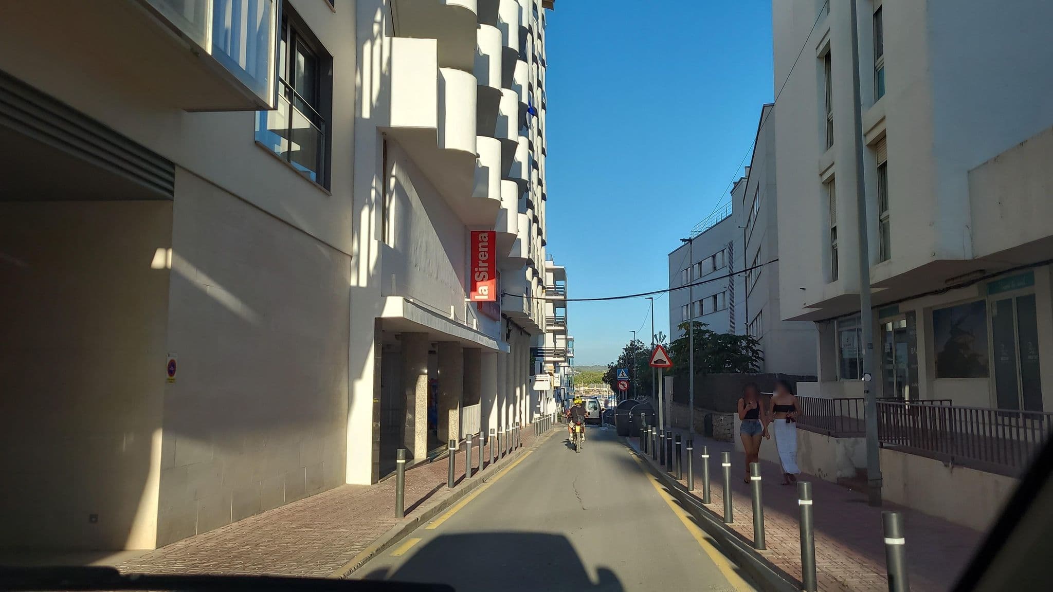 Street view near Apartamentos Los Ángeles, Sant Antoni de Portmany — © Lukas1976 (CC BY-SA · Mapillary)