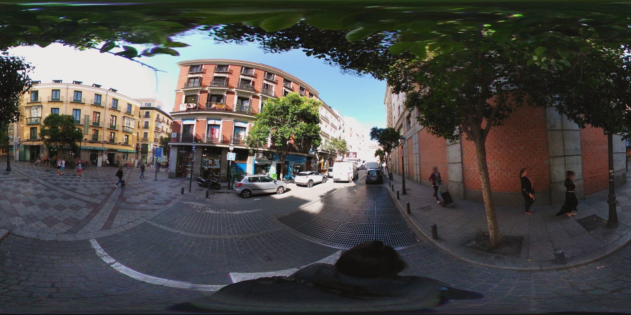 Street view near Hostal París, Madrid Centro