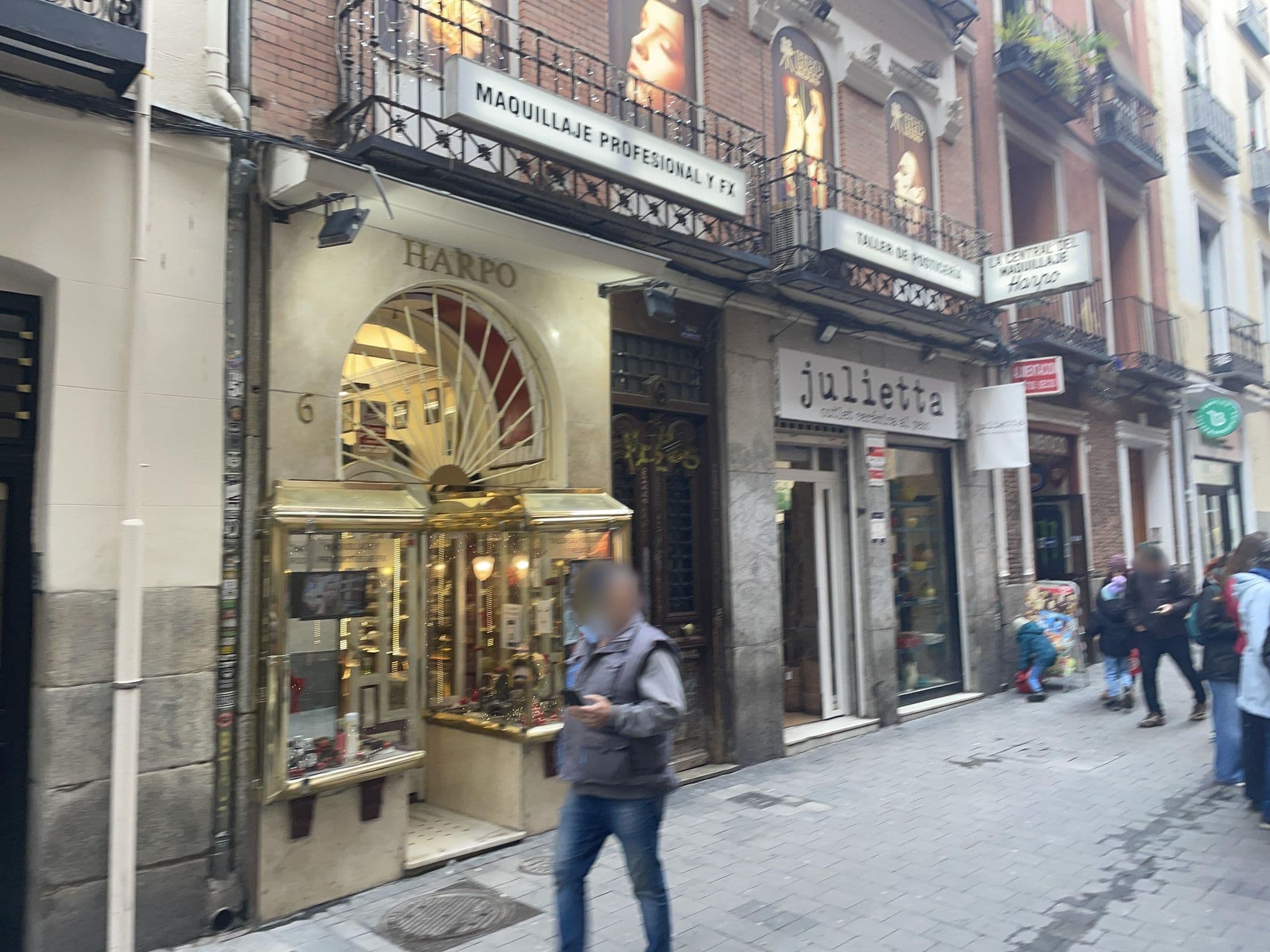 Street view near Hostal Breogán, Madrid Centro