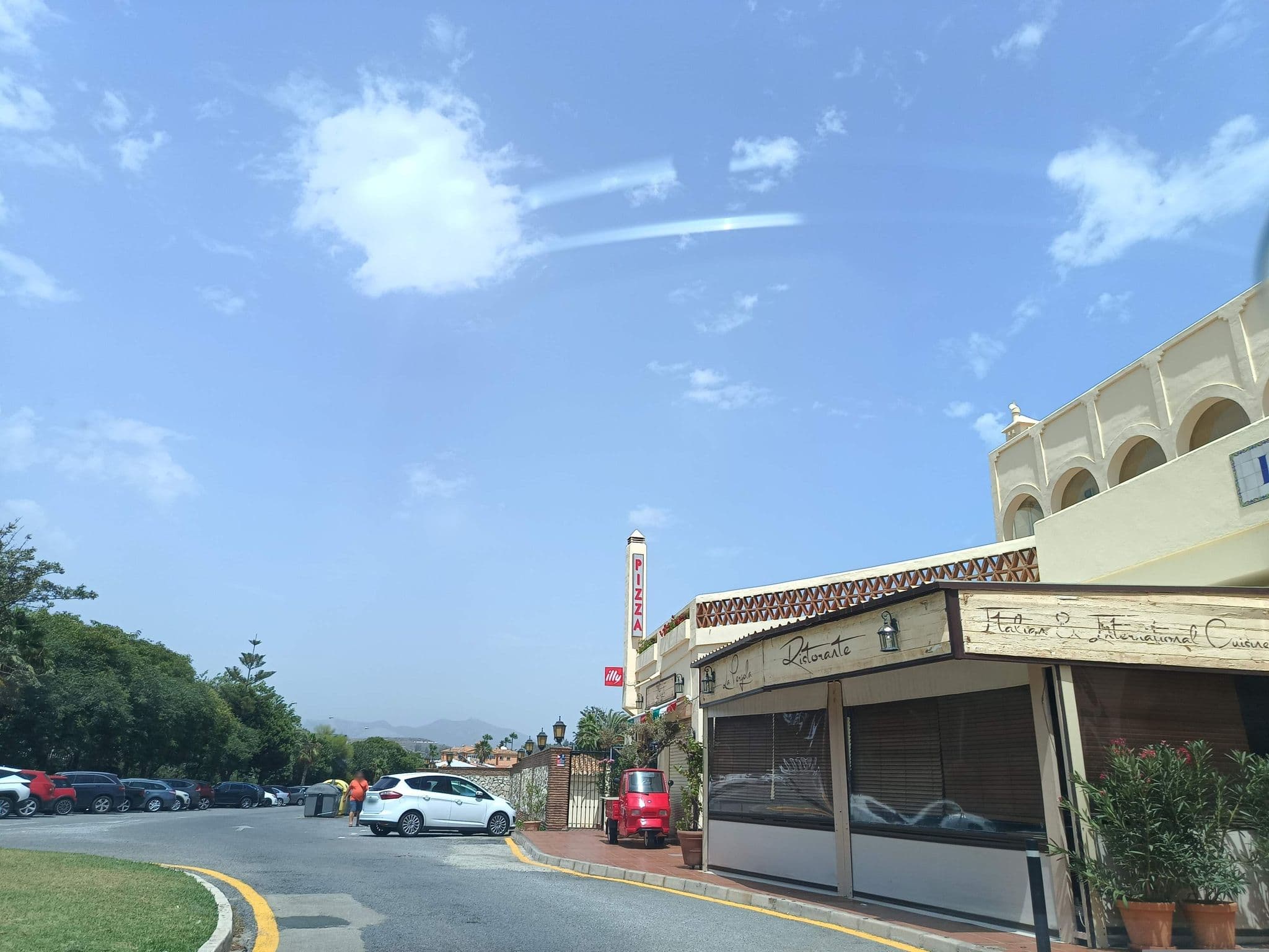 Street view near Las Mimosas, Fuengirola