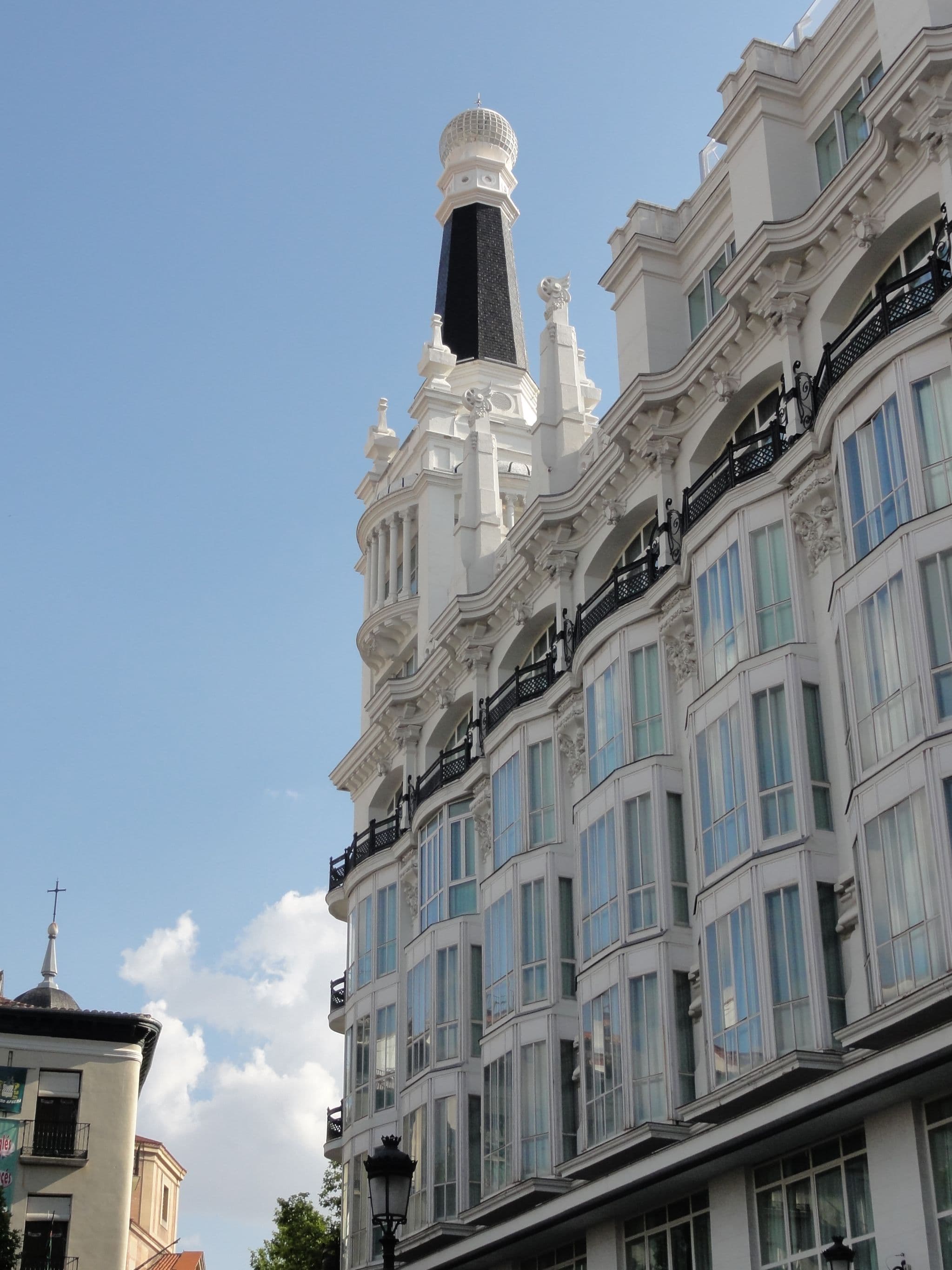 Street view near Hostal Adria, Madrid — © mberardozzi (CC BY-SA · Mapillary)
