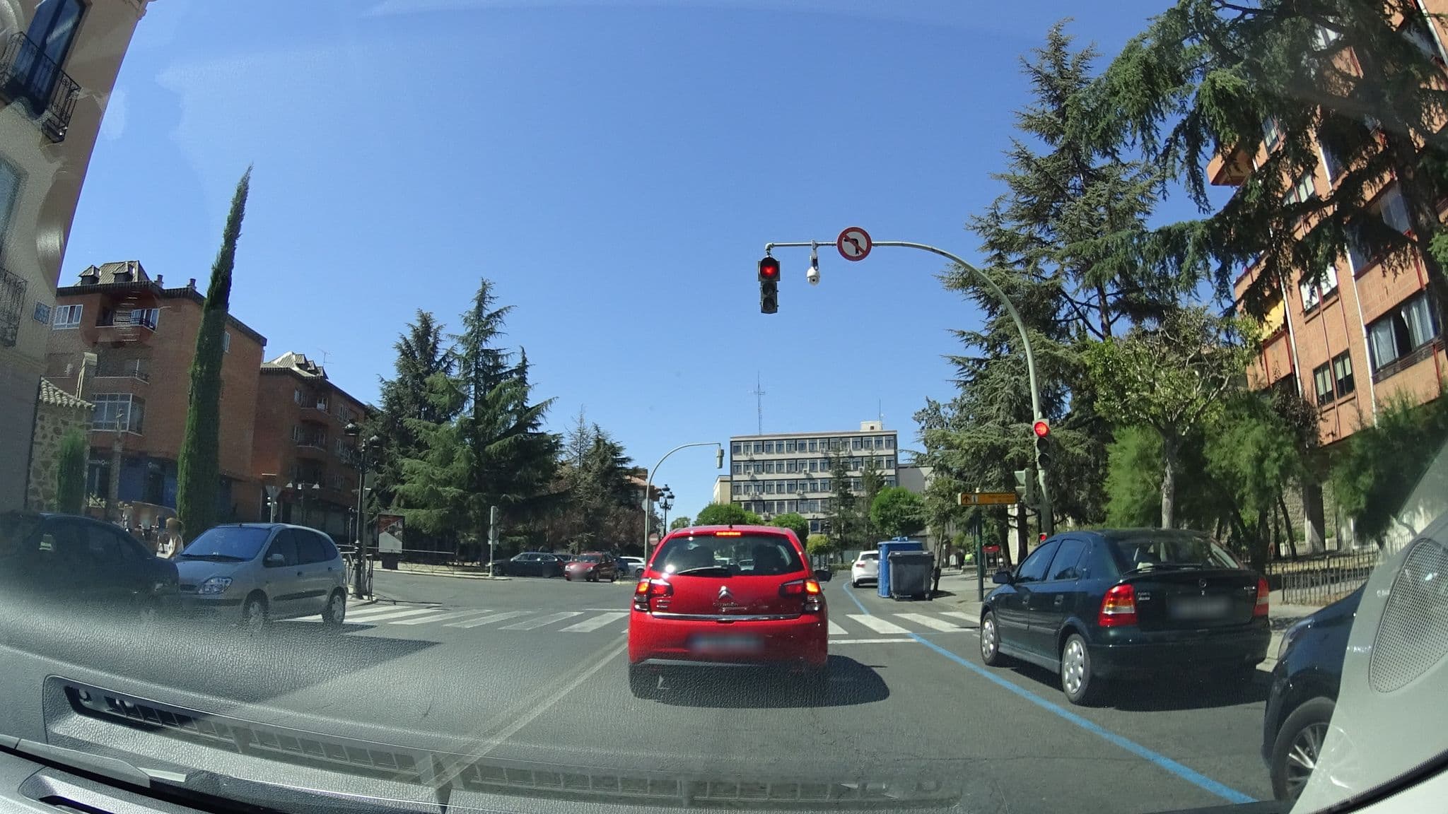 Street view near Hotel ELE Mirador de Santa Ana, Ávila — © robertogeb (CC BY-SA · Mapillary)